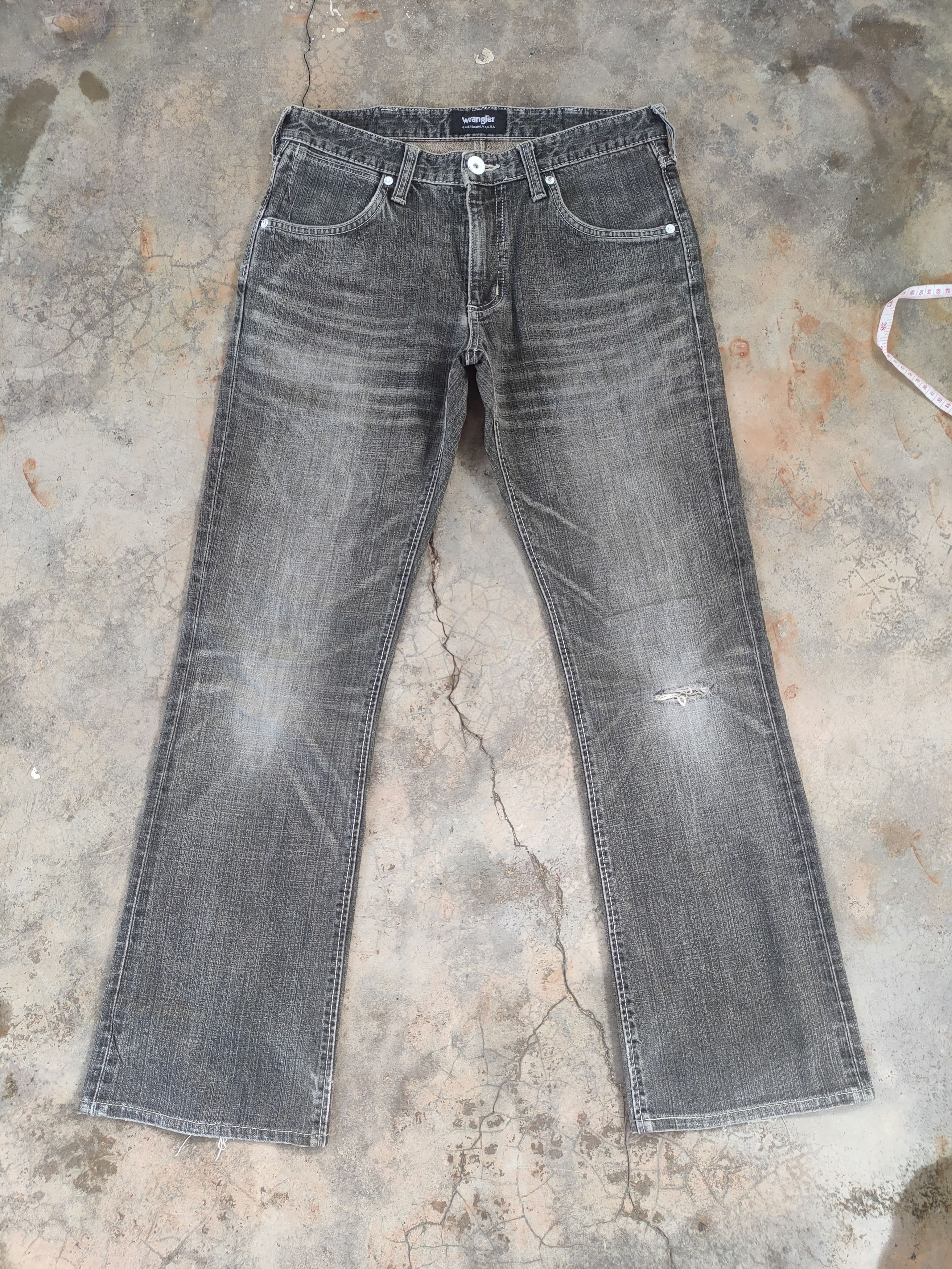 Wrangler W31 VINTAGE WRANGLER FLARE FADED DISTRESSED JEANS PANTS Size US 31 - 2 Thumbnail