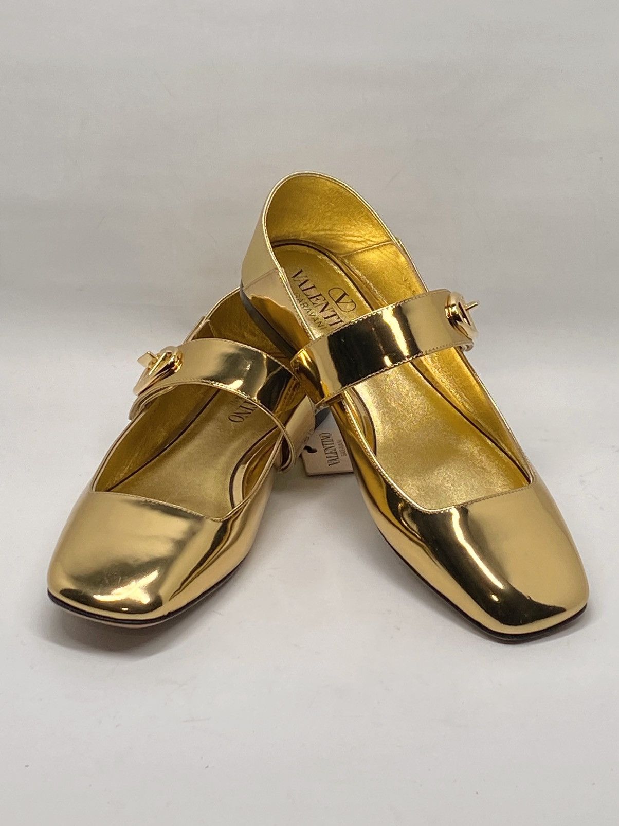Valentino Valentino Garavani VLogo Mary-Jane ballerina shoes size 36 Size US 6 / IT 36 - 8 Thumbnail
