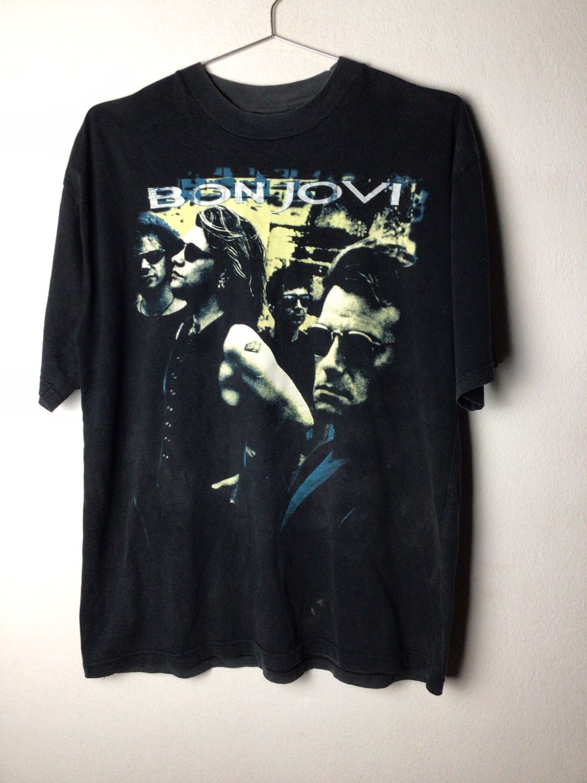 Bon Jovi Bon Jovi 90's EU bootleg Size US XL / EU 56 / 4 - 2 Thumbnail