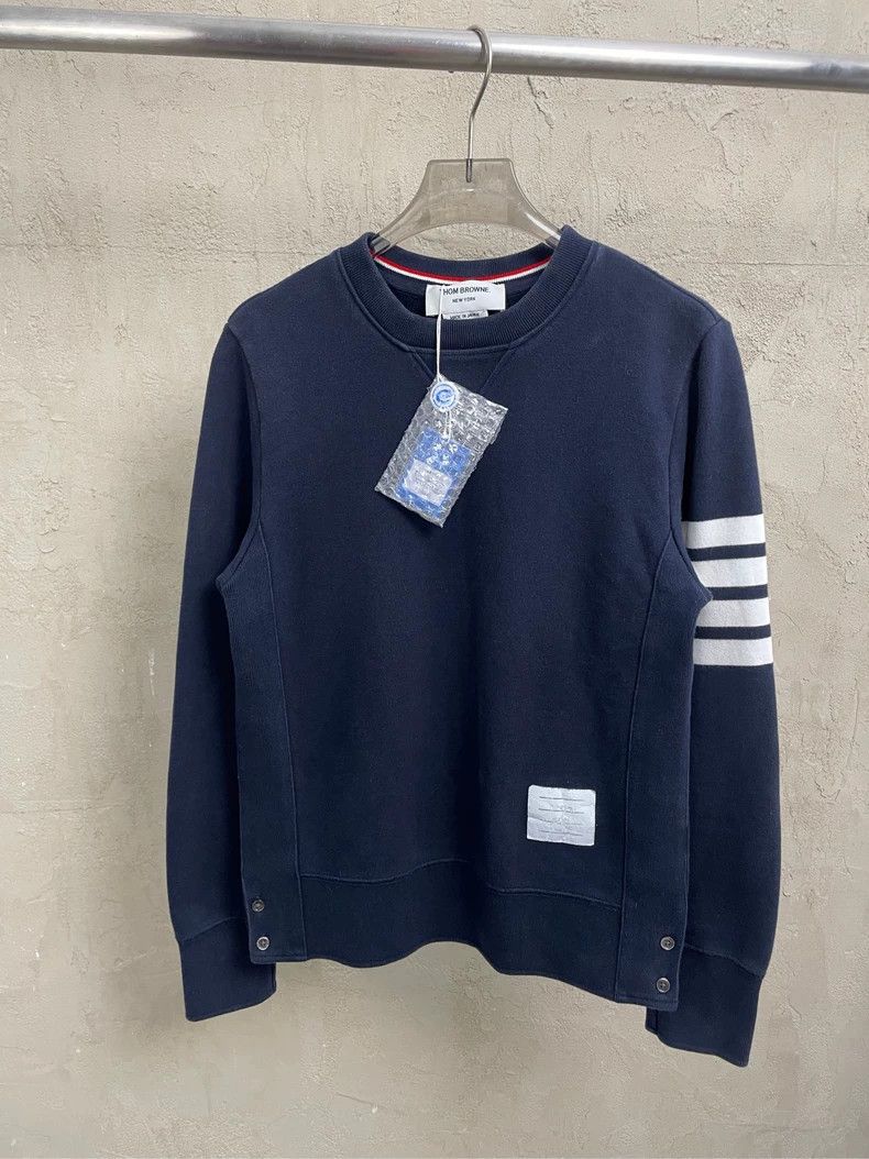 Thom Browne Thom browne Dark blue four-striped round-neck sweatshirt 25 Size US S / EU 44-46 / 1 - 1 Thumbnail