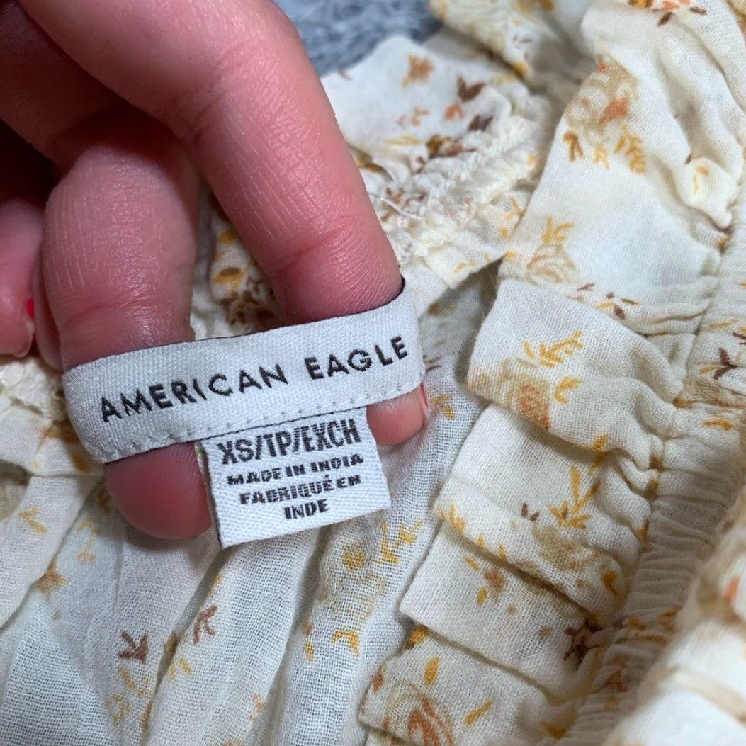 American Eagle Outfitters American Eagle Outfitters Cream floral romper XS Women One-Piece Jumpsuit XS Cream Floral Size 26" / US 2 / IT 38 - 5 Thumbnail