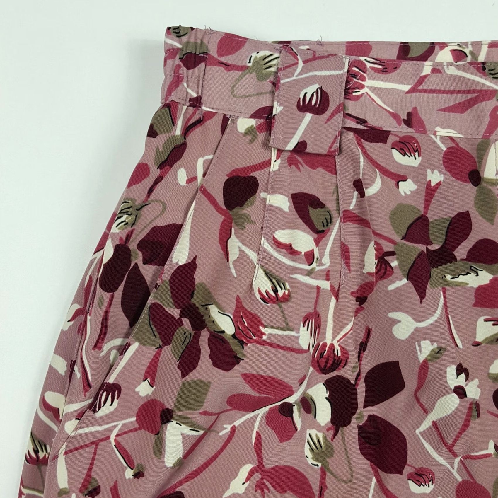 Pinko VINTAGE Bette & Court Pink 90s Golf Shorts Women's Size 8 Pleated Paperbag High Rise Retro Outdoor Cherry Blossom Size 26" / US 2 / IT 38 - 3 Thumbnail