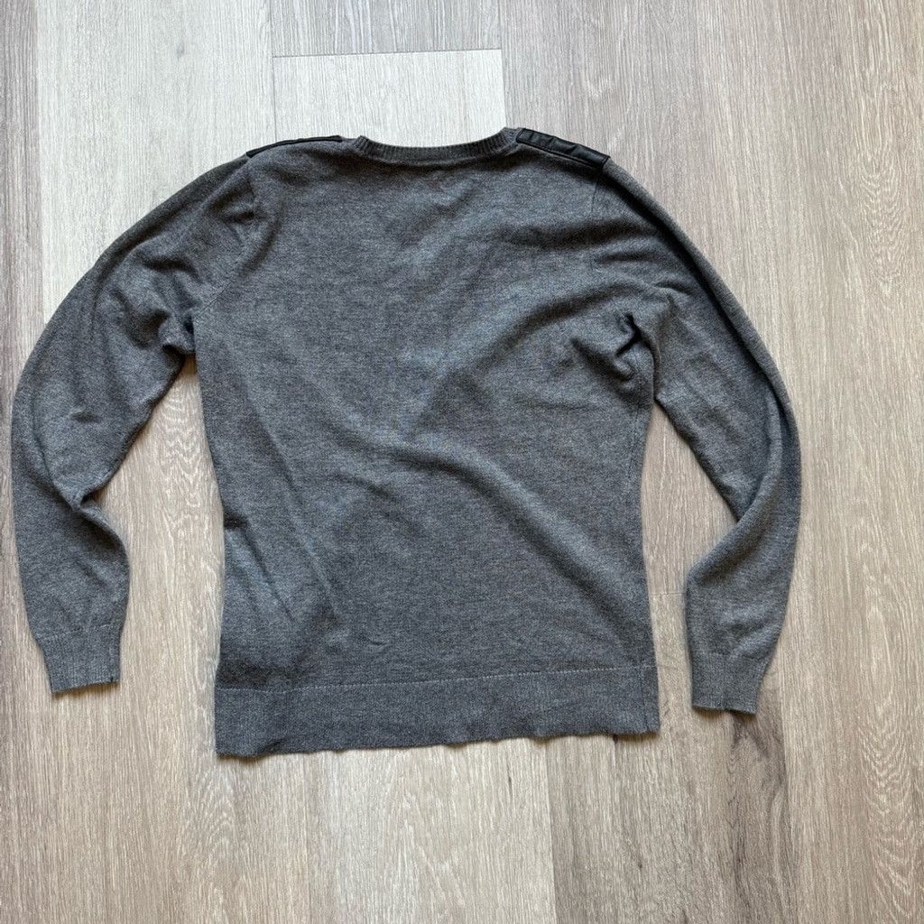 The Unbranded Brand Gray and Black Crew Neck Sweater with Shoulder Detail Size XS / US 0-2 / IT 36-38 - 2 Thumbnail