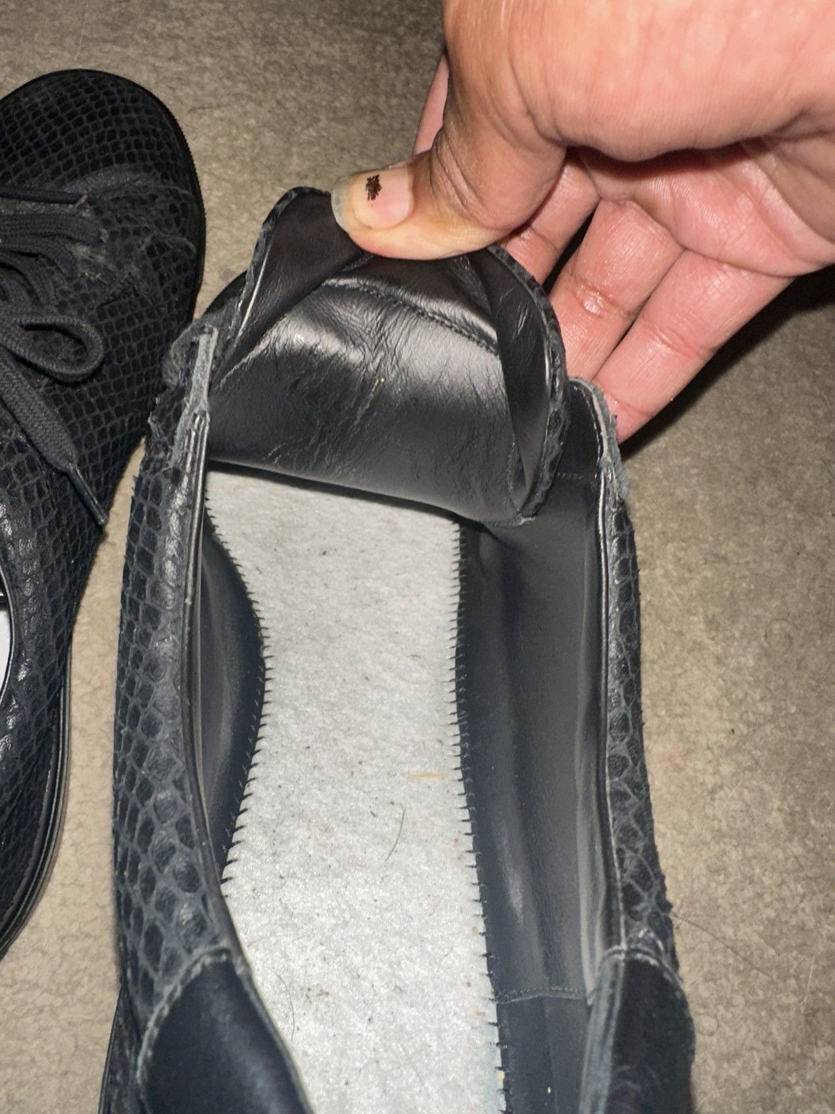 Saint Laurent Paris Saint Laurent SL/06 Court Classic - Black Python Leather Size US 10 / EU 43 - 11 Thumbnail