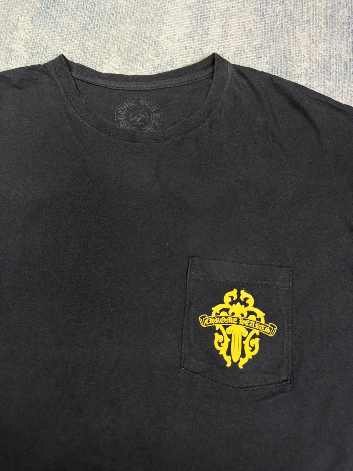 Chrome Hearts Minimalist Yellow Dagger Sleeve Script Size US XXL / EU 58 / 5 - 4 Thumbnail