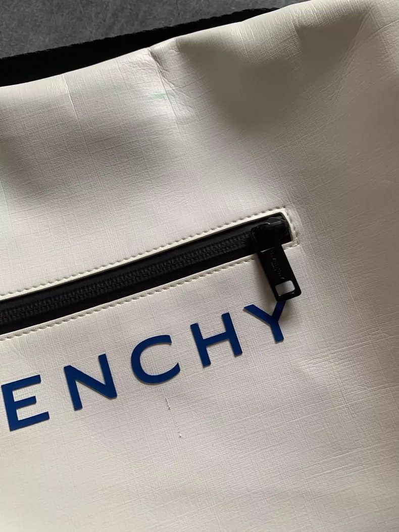 Givenchy Givenchy Two-Shoulder Multi-Use Bucket Bag Size ONE SIZE - 9 Thumbnail