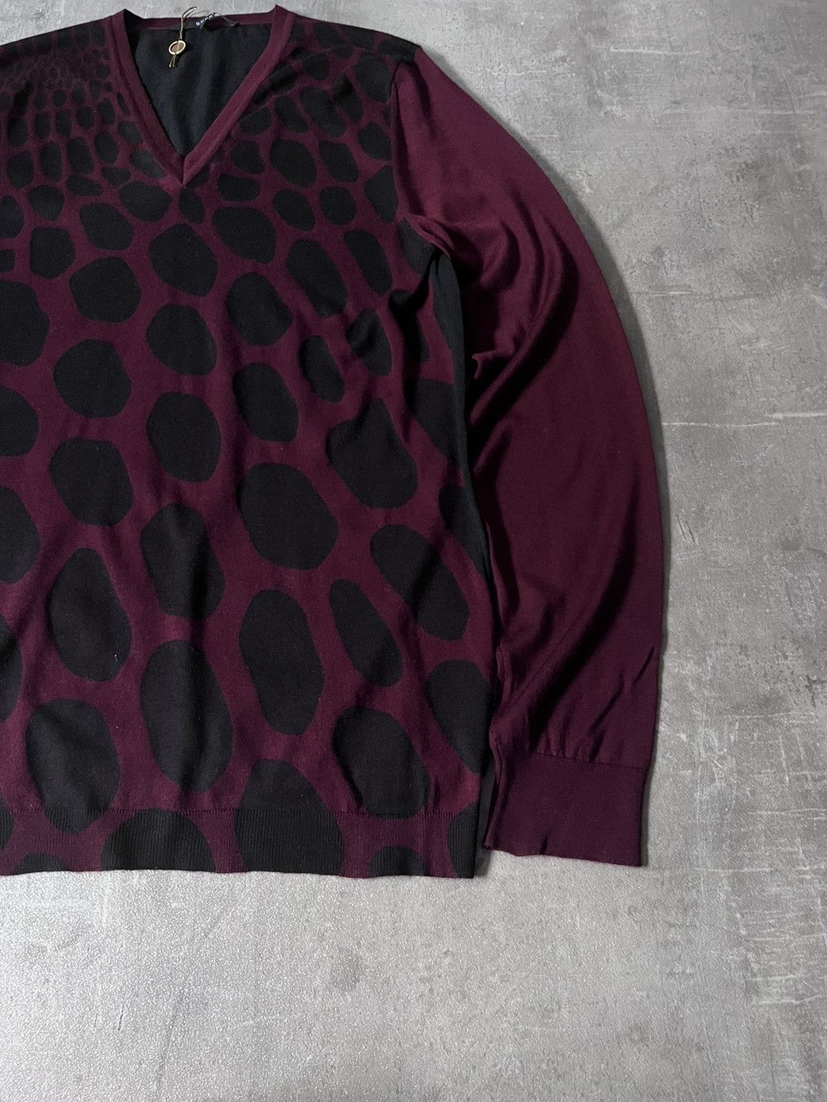 Gucci Gucci by Tom Ford Cashmere V-neck animal print sweater rare Size US XL / EU 56 / 4 - 5 Thumbnail
