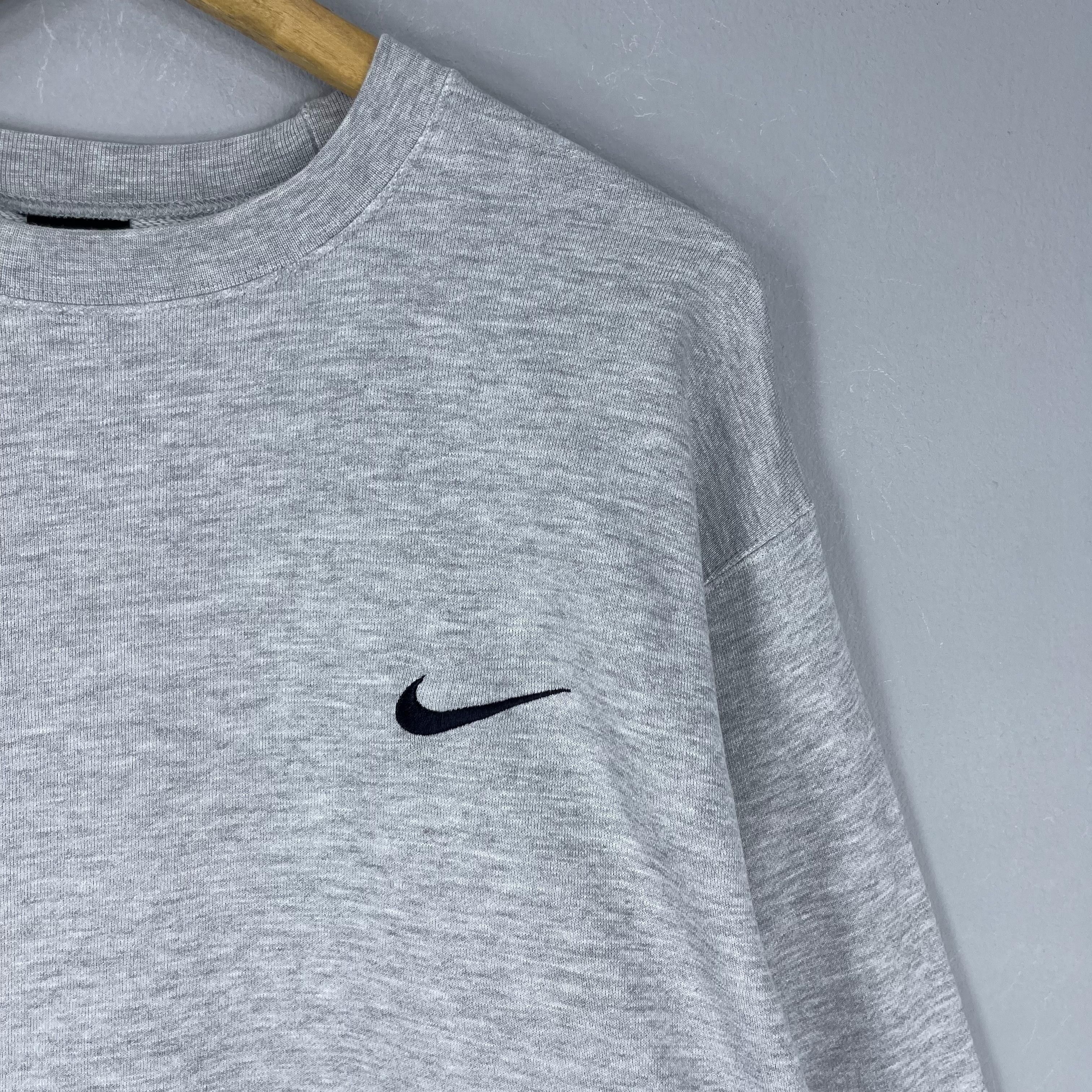 Nike Vintage NIKE SWOOSH Small Logo Embroidery Sweatshirt Size US L / EU 52-54 / 3 - 2 Thumbnail