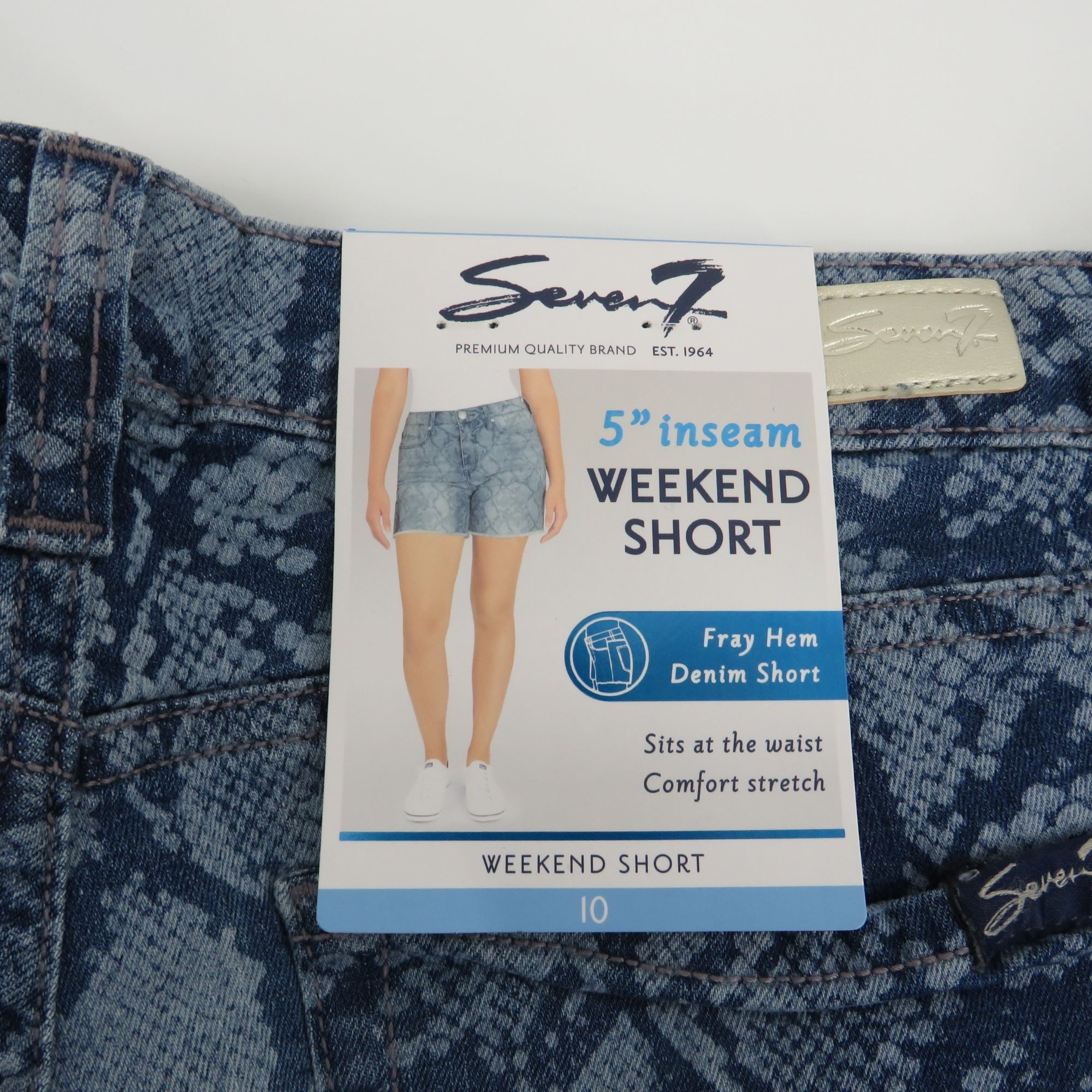 Other Seven7 5" Inseam Weekend Fray Hem Denim Snake Print Shorts 1 Size 32" / US 10 / IT 46 - 3 Thumbnail