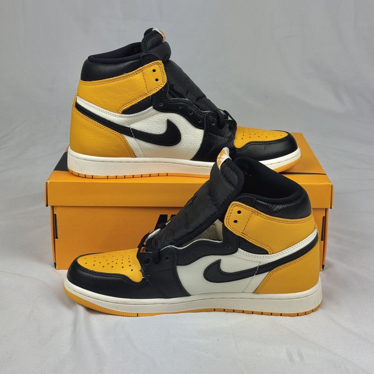 Jordan Brand Nike Air Jordan 1 Retro High OG Taxi Size US 10 / EU 43 - 3 Thumbnail