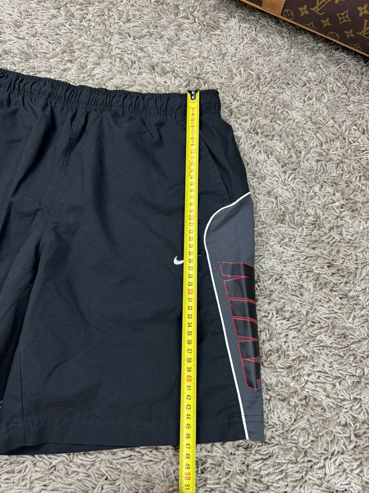 Nike × Vintage Vintage black Nike Swoosh shorts original skate item Size US 34 / EU 50 - 5 Thumbnail