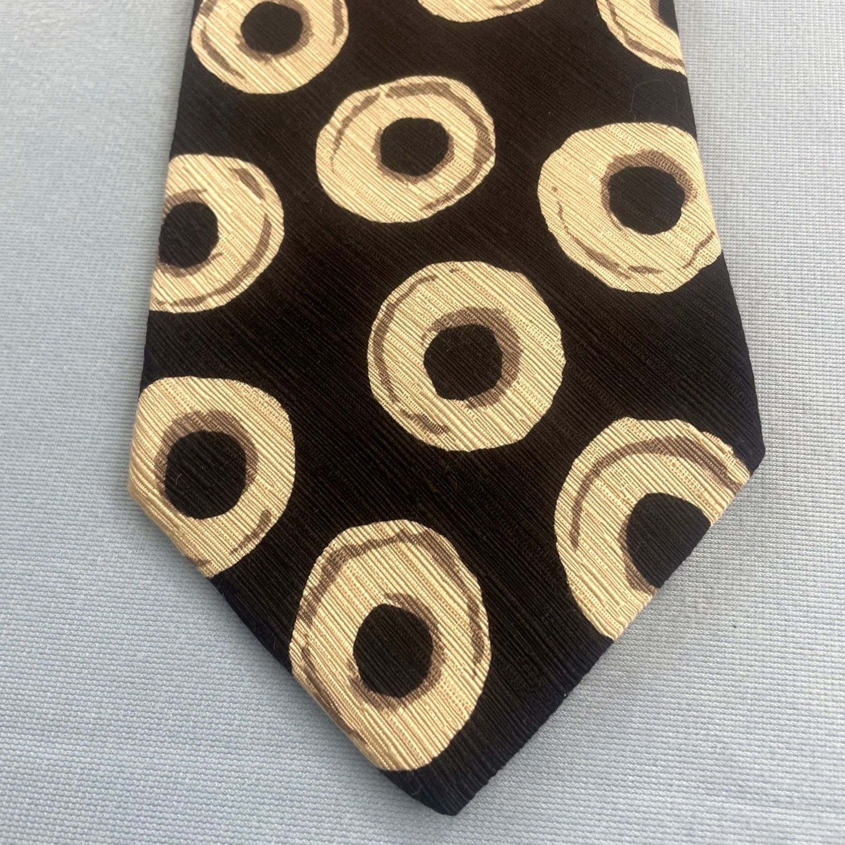 Geoffrey Beene VINTAGE Geoffrey Beene Silk Tie Art Deco MCM Ring Donuts Neat Black Yellow USA 4x58" Interior Wide Necktie Capstone Capsule Donuts) Size ONE SIZE - 2 Thumbnail