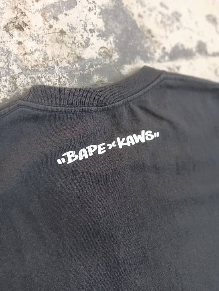 Bape × Kaws Vintage bathing ape x kaws t-shirt rare Size US M / EU 48-50 / 2 - 8 Thumbnail