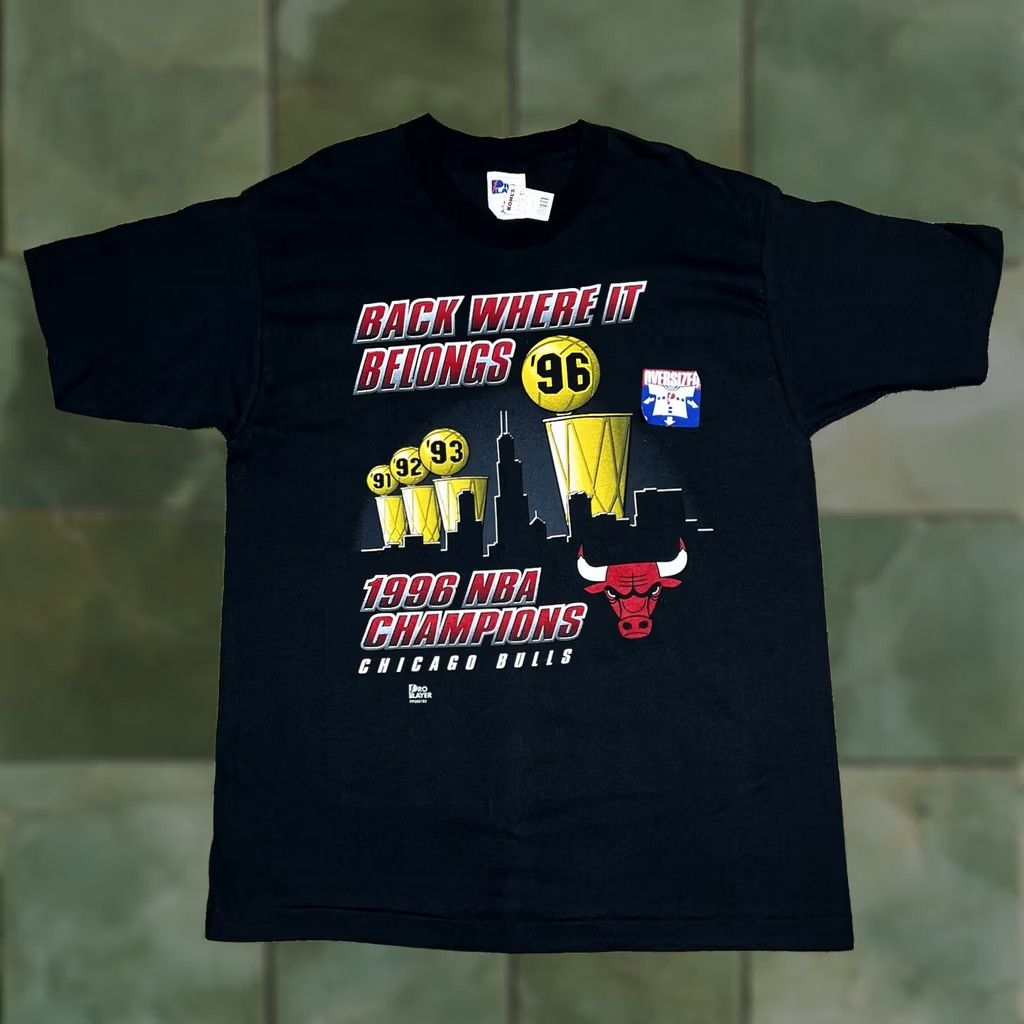 Pro Player VINTAGE 90s Chicago Bulls T-Shirt L Mens Black Pro Player 1996 NBA Champions Graphic Deadstock Size US L / EU 52-54 / 3 - 1 Thumbnail