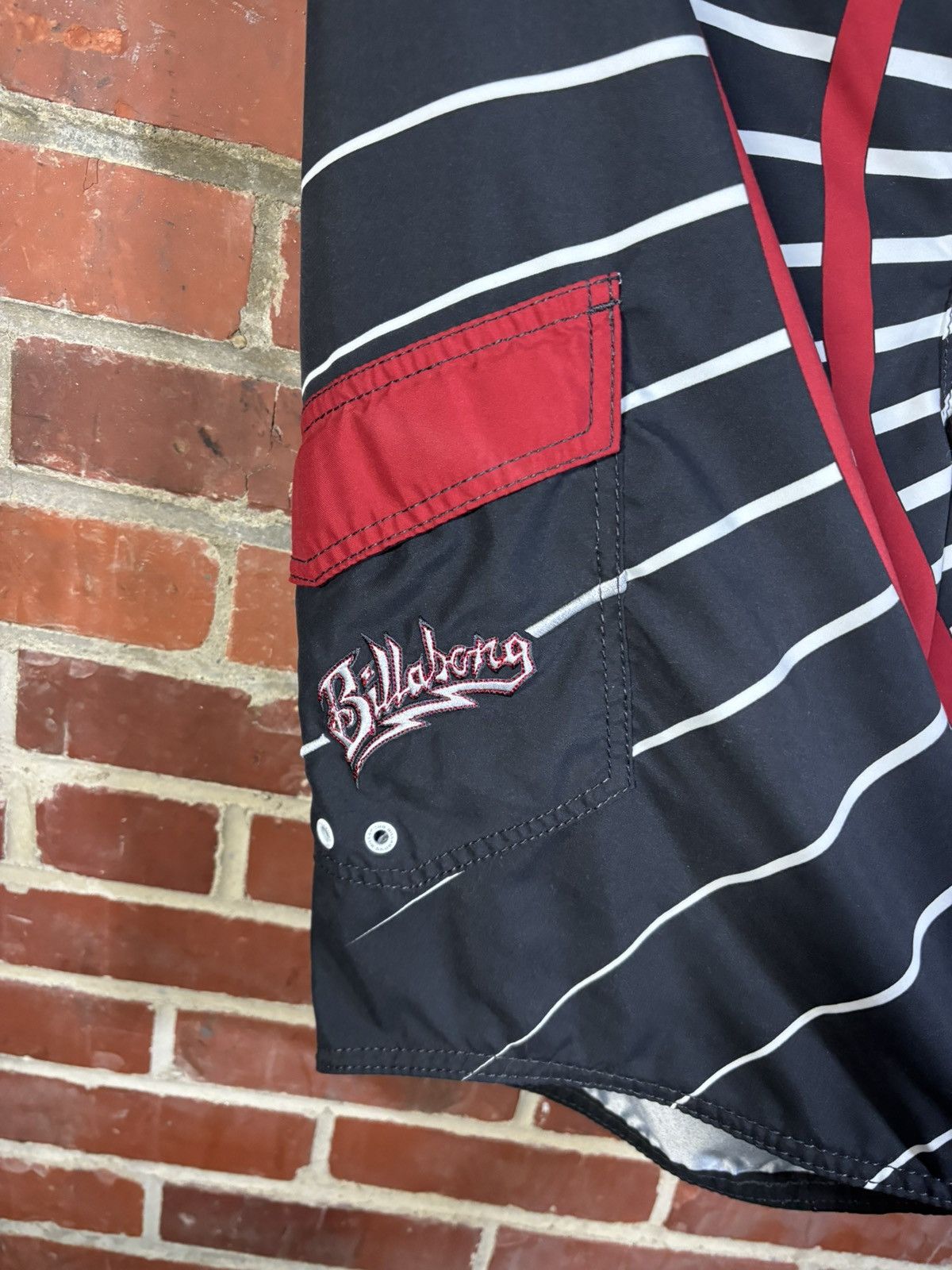 Billabong Vintage Y2k Billabong Rising Sun Boardshorts Mens 34 Size US 34 / EU 50 - 2 Thumbnail