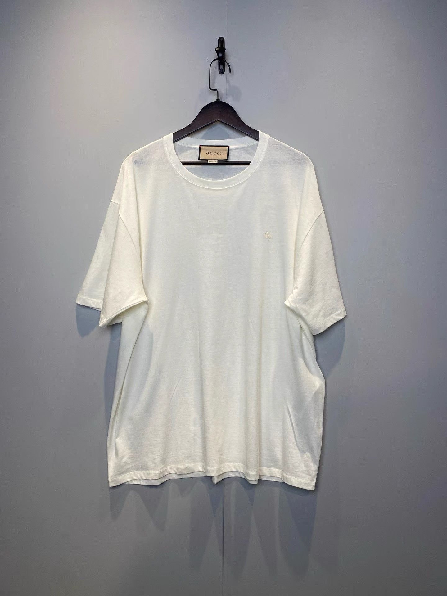 Gucci Gucci White T-shirt With Embroidered GG Logo K36 Size US XXL / EU 58 / 5 - 1 Thumbnail