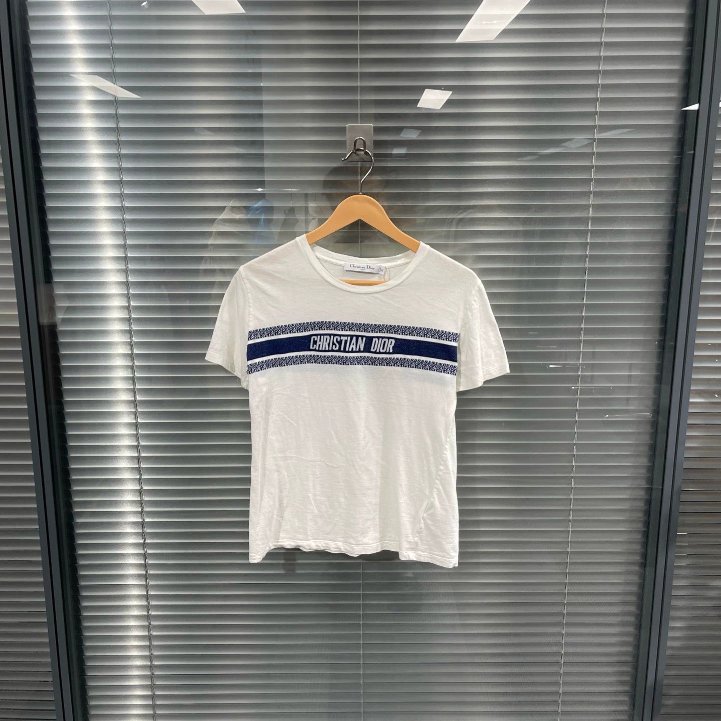 Dior Dior Embroidered Slogan Tee Size S 99 New Size S / US 4 / IT 40 - 1 Thumbnail