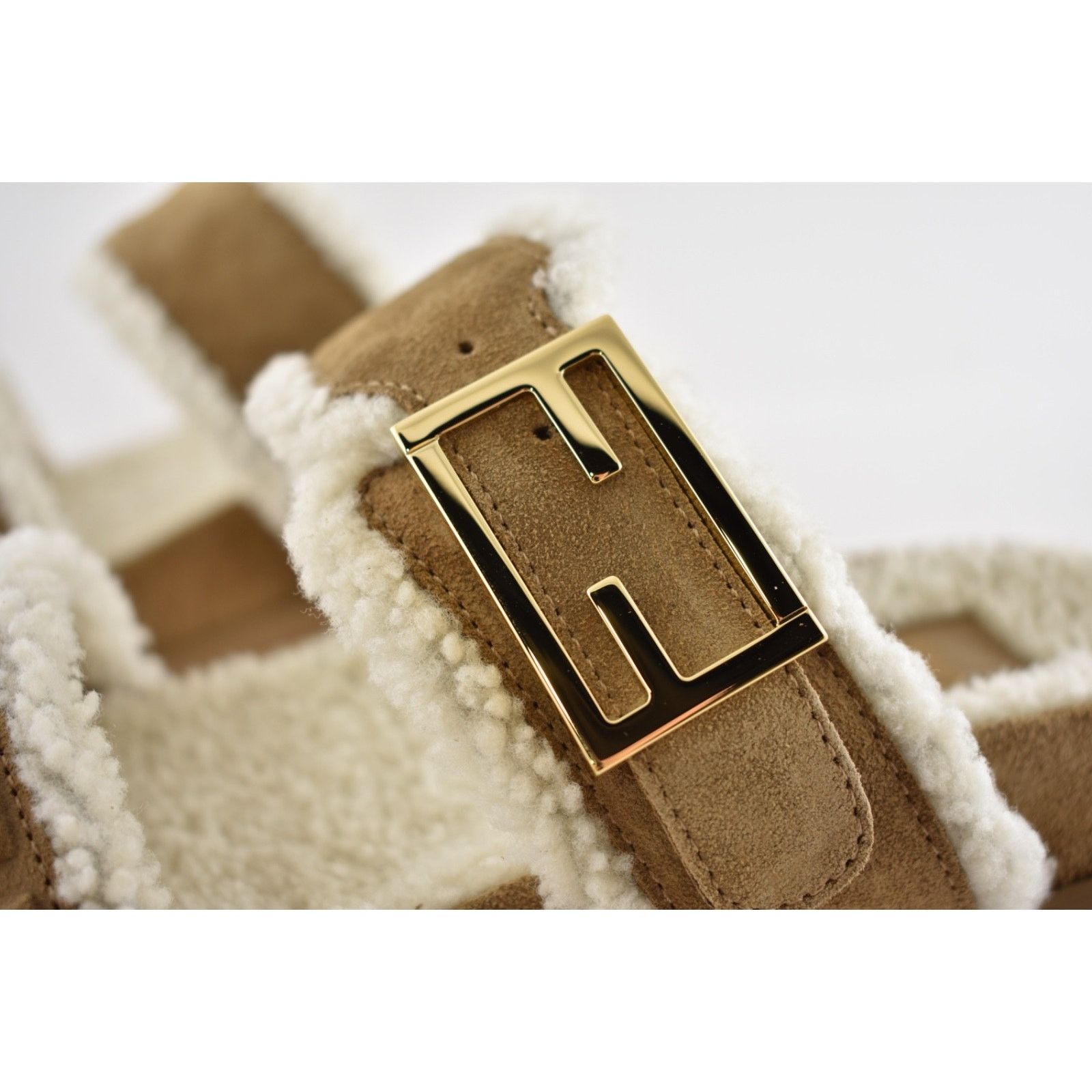 Fendi Fendi Feel Slide Shearling Fur Lined Bronze Monogram 37.5 Size US 7.5 / IT 37.5 - 17 Thumbnail