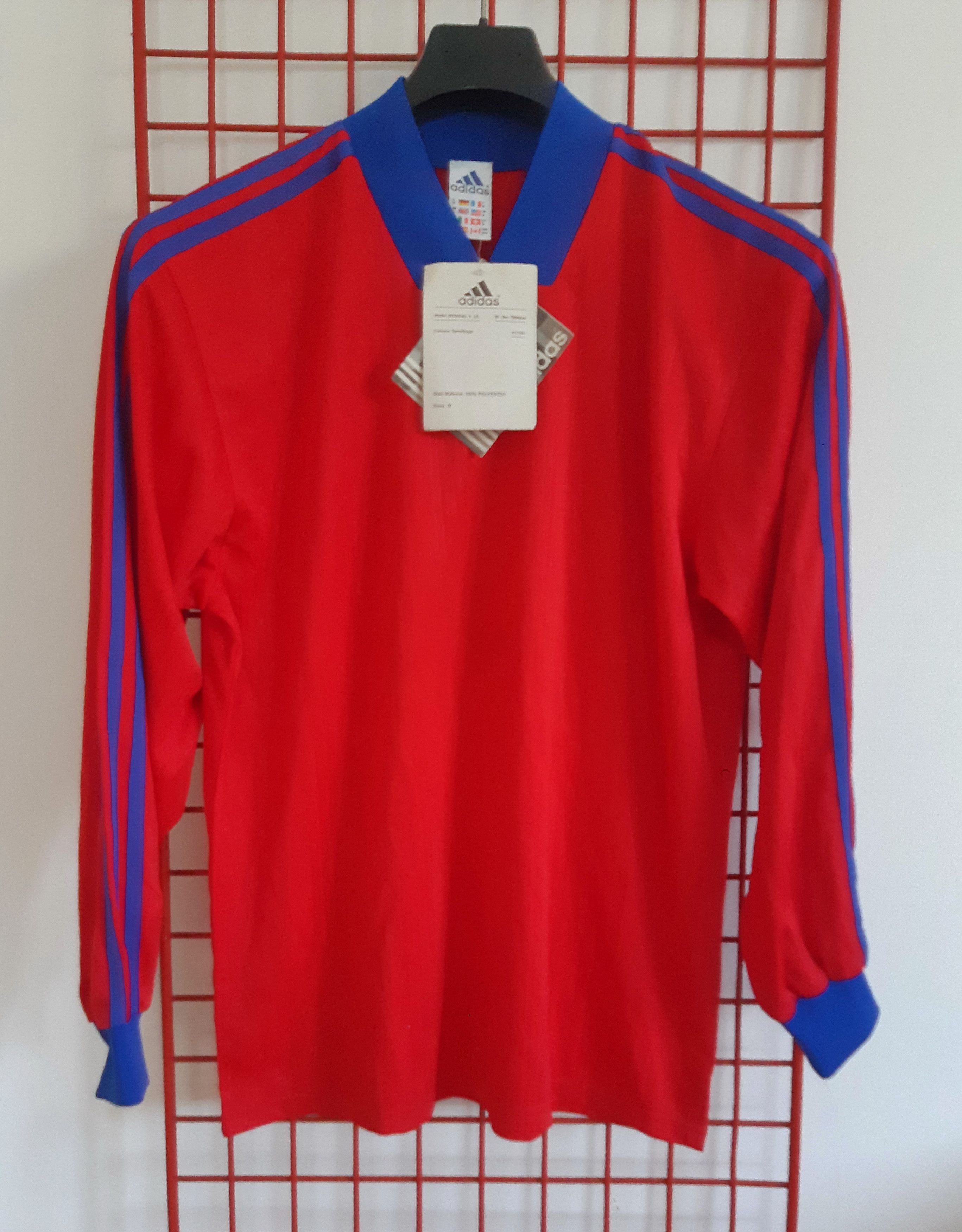 Adidas Vintage 90s ADIDAS Soccer Jersey made in Tunisia size M NWT Size US M / EU 48-50 / 2 - 1 Thumbnail