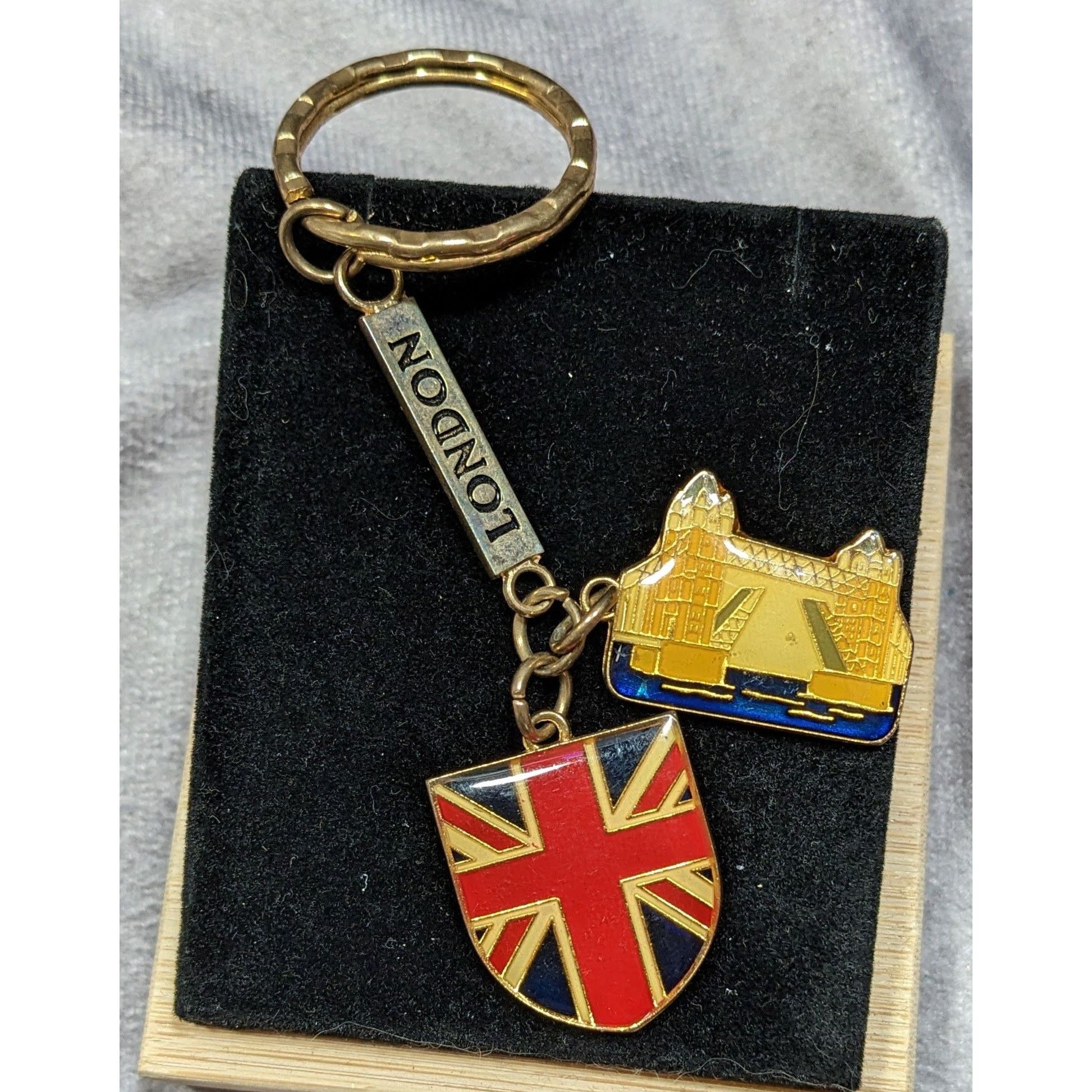 Other Vintage London England Souvenir Charm Keychain Size ONE SIZE - 3 Thumbnail