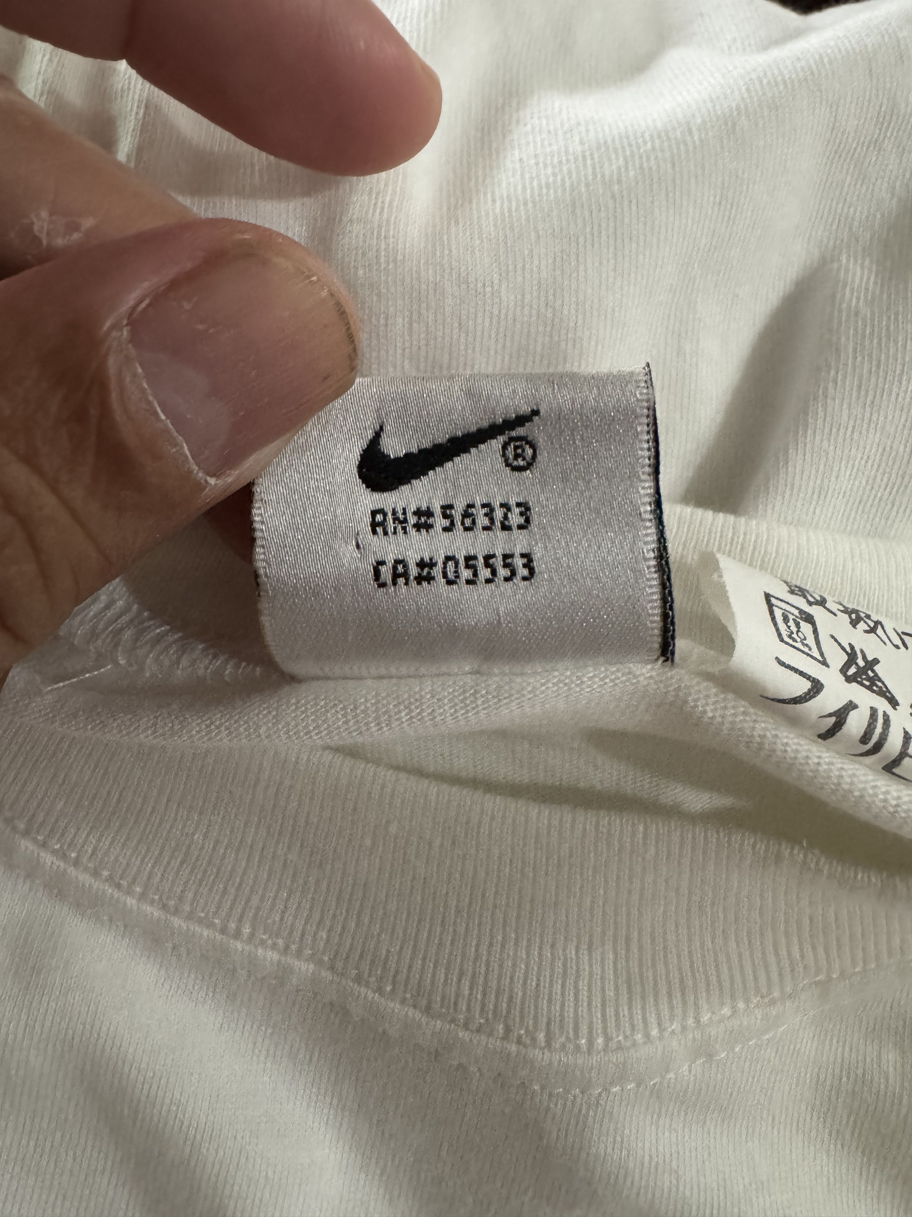 Nike Nike Centre Big Swoosh Vintage Shirt Size US L / EU 52-54 / 3 - 5 Thumbnail