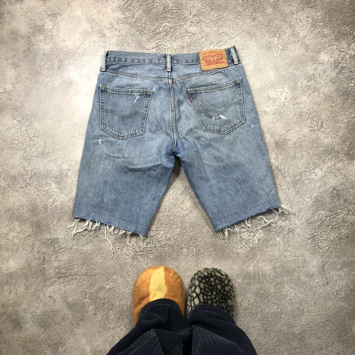 Vintage Vintage Levis Distressed Cut Off Shorts Thrashed Grunge 32 Size US 32 / EU 48 - 1 Thumbnail