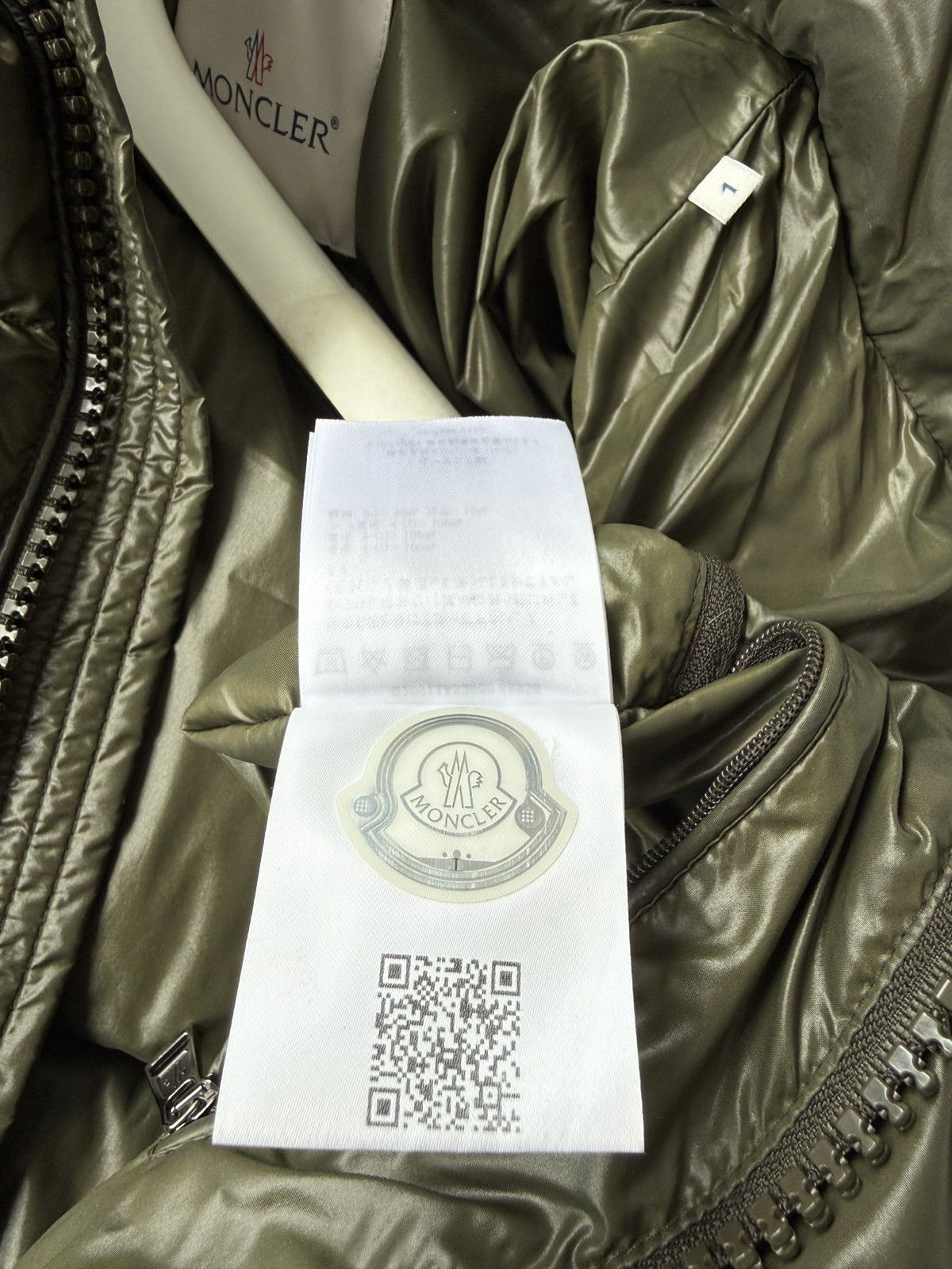 Moncler Moncler Maya Hooded Short Down Jacket Olive Green Size US S / EU 44-46 / 1 - 7 Thumbnail