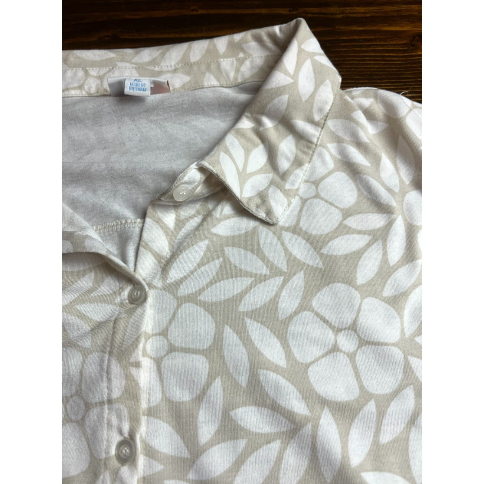 Vintage LuLaRoe Shirt Women's Size XL Tan White Floral 3/4 Sleeve Size XL / US 12-14 / IT 48-50 - 3 Thumbnail