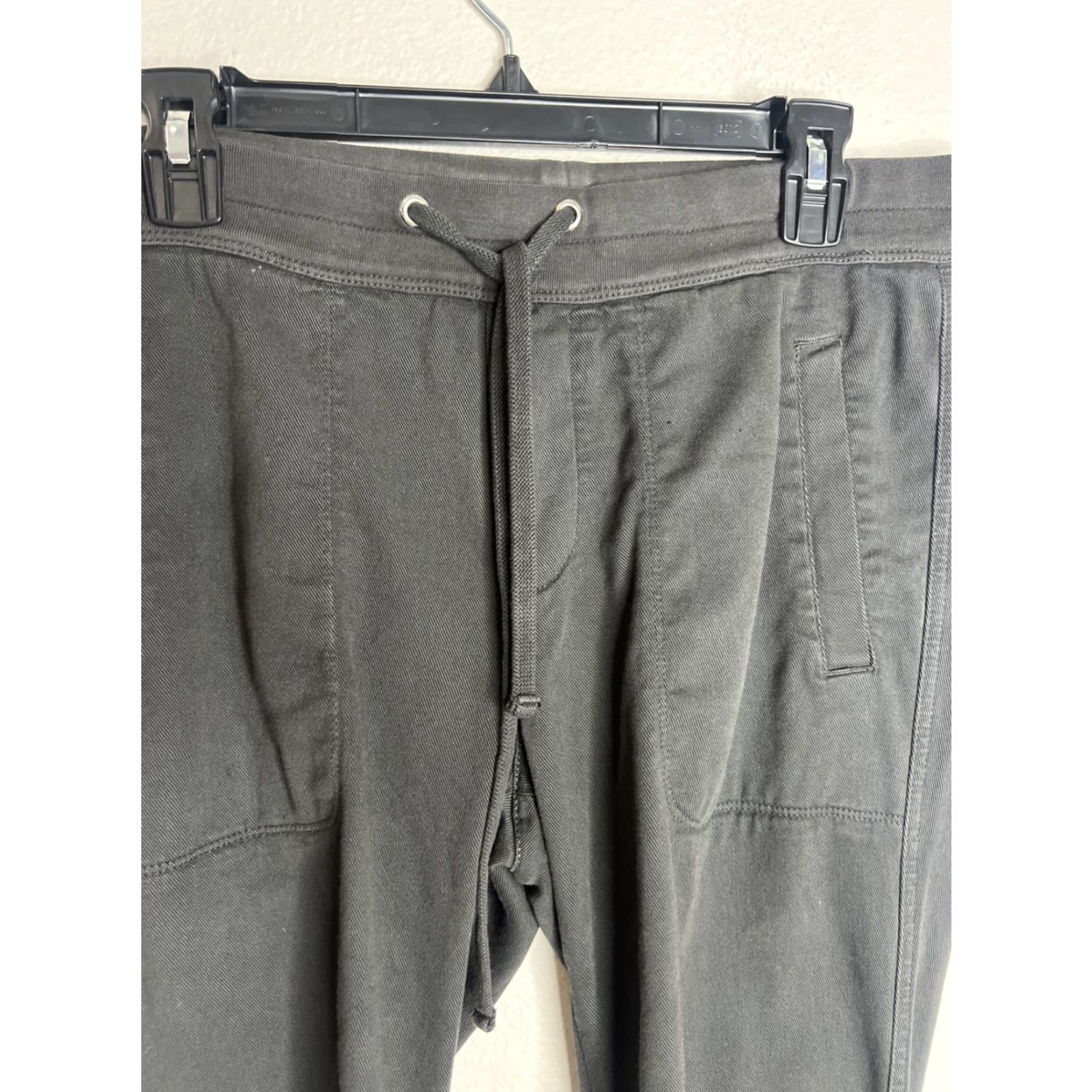 James Perse James Perse Womens Joggers Size 2 Black Cotton Drawstring Elastic Waist Pockets Casual Pants EUC Size 26" / US 2 / IT 38 - 3 Thumbnail