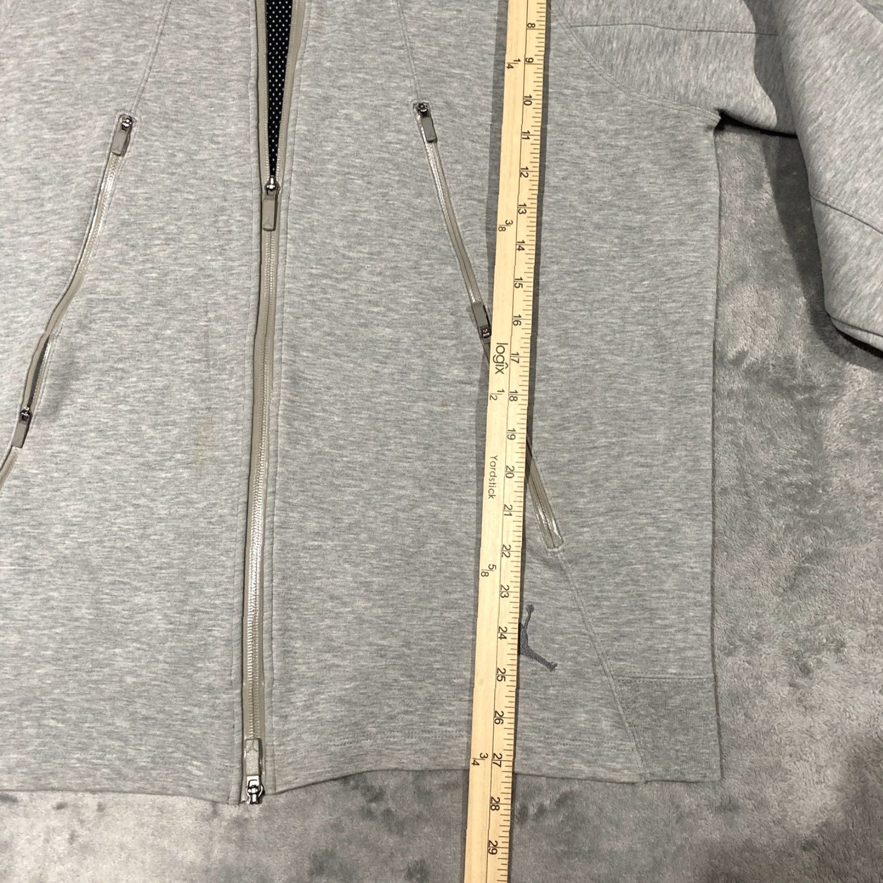 Jordan Brand Nike Air Jordan Hoodie Mens XL Full Zip Tech Grey Gray 688990 063 Jumpman Jumpman Nike Air Jordan Hoodie Mens XL Full Zip Tech Grey Gray 688990 063 Size US XL / EU 56 / 4 - 4 Thumbnail