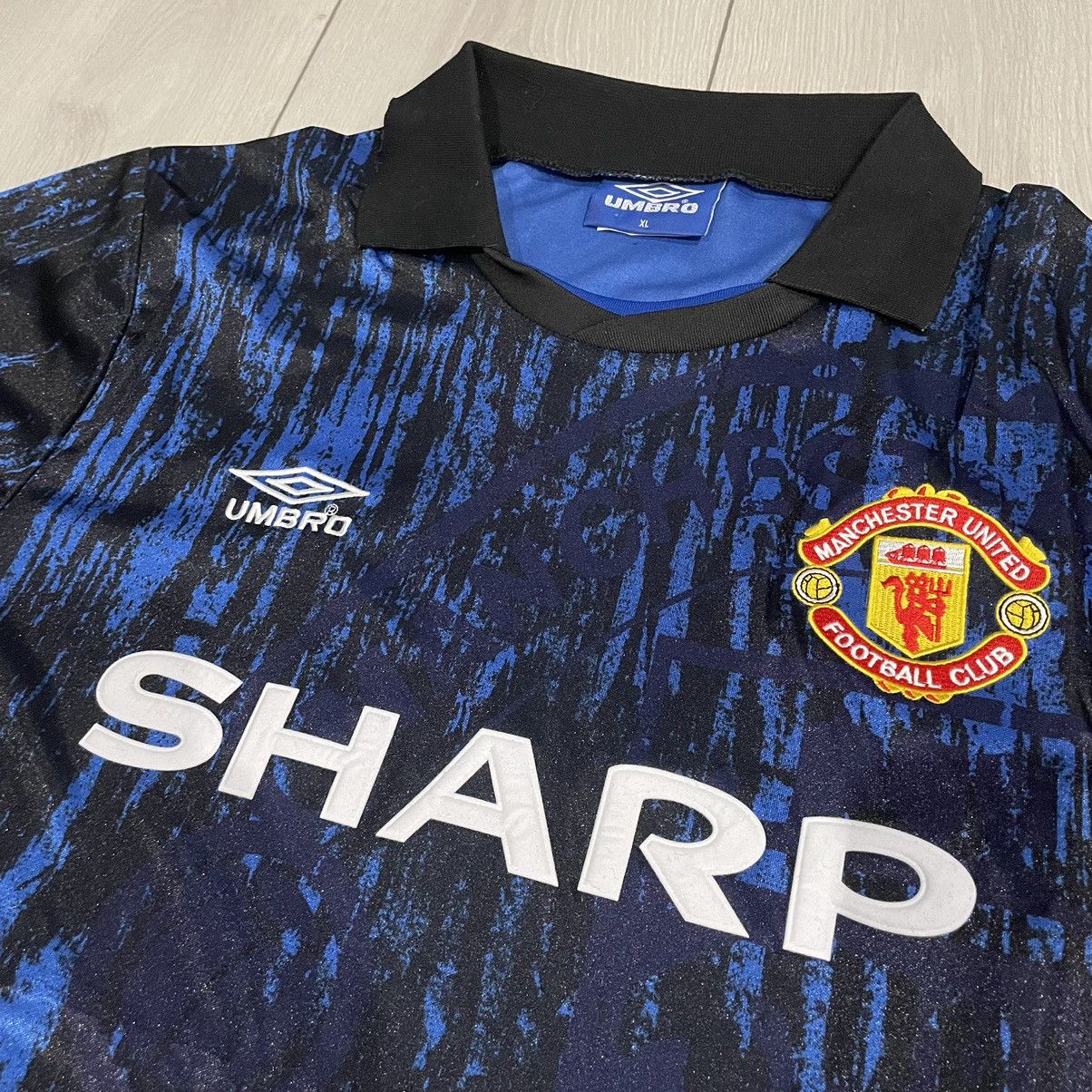 Umbro Manchester United Umbro Sharp Home Football jersey 90s shirt Size US L / EU 52-54 / 3 - 2 Thumbnail
