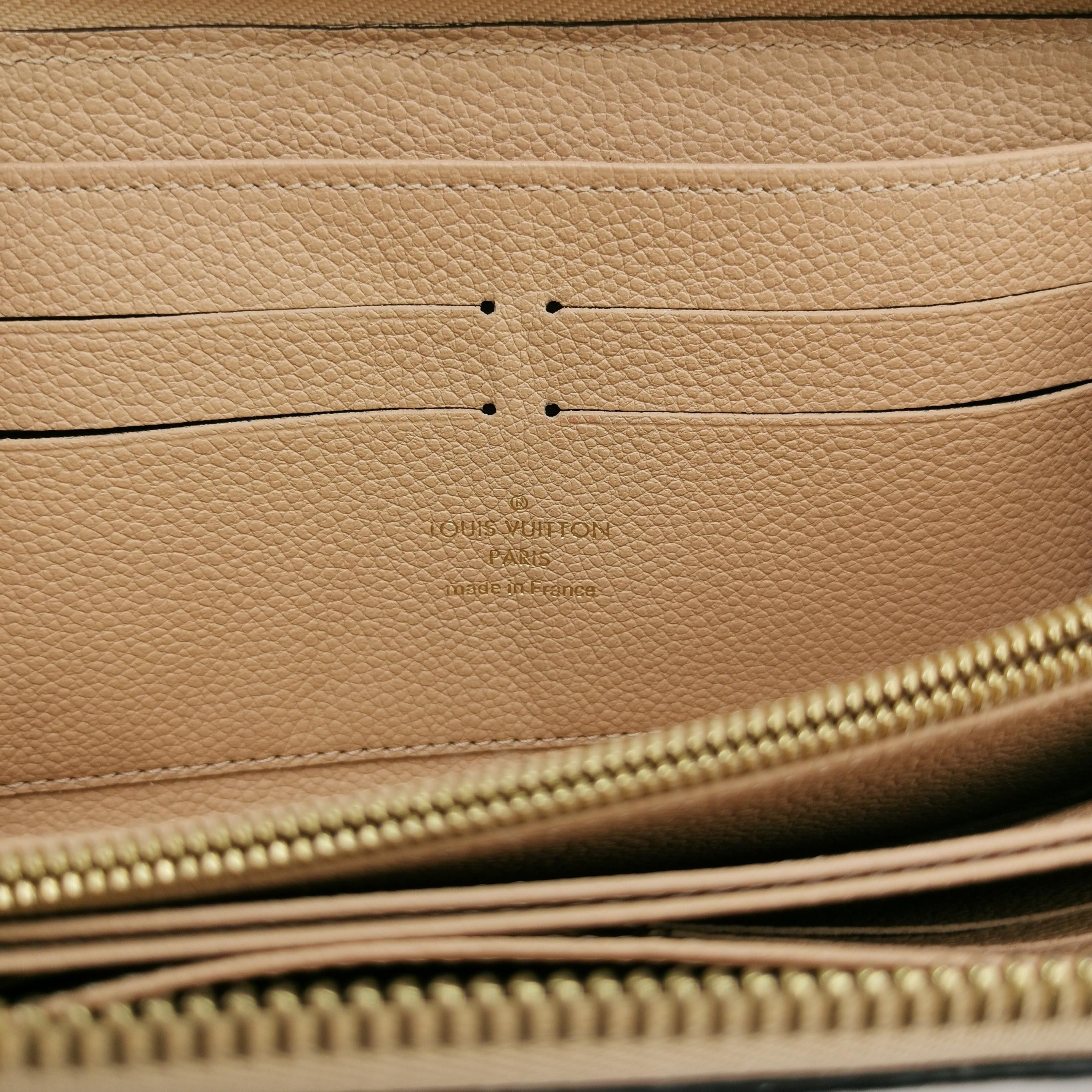 Louis Vuitton Louis Vuitton (LV) Zippy leather embossed monogram zip arou Size ONE SIZE - 4 Thumbnail