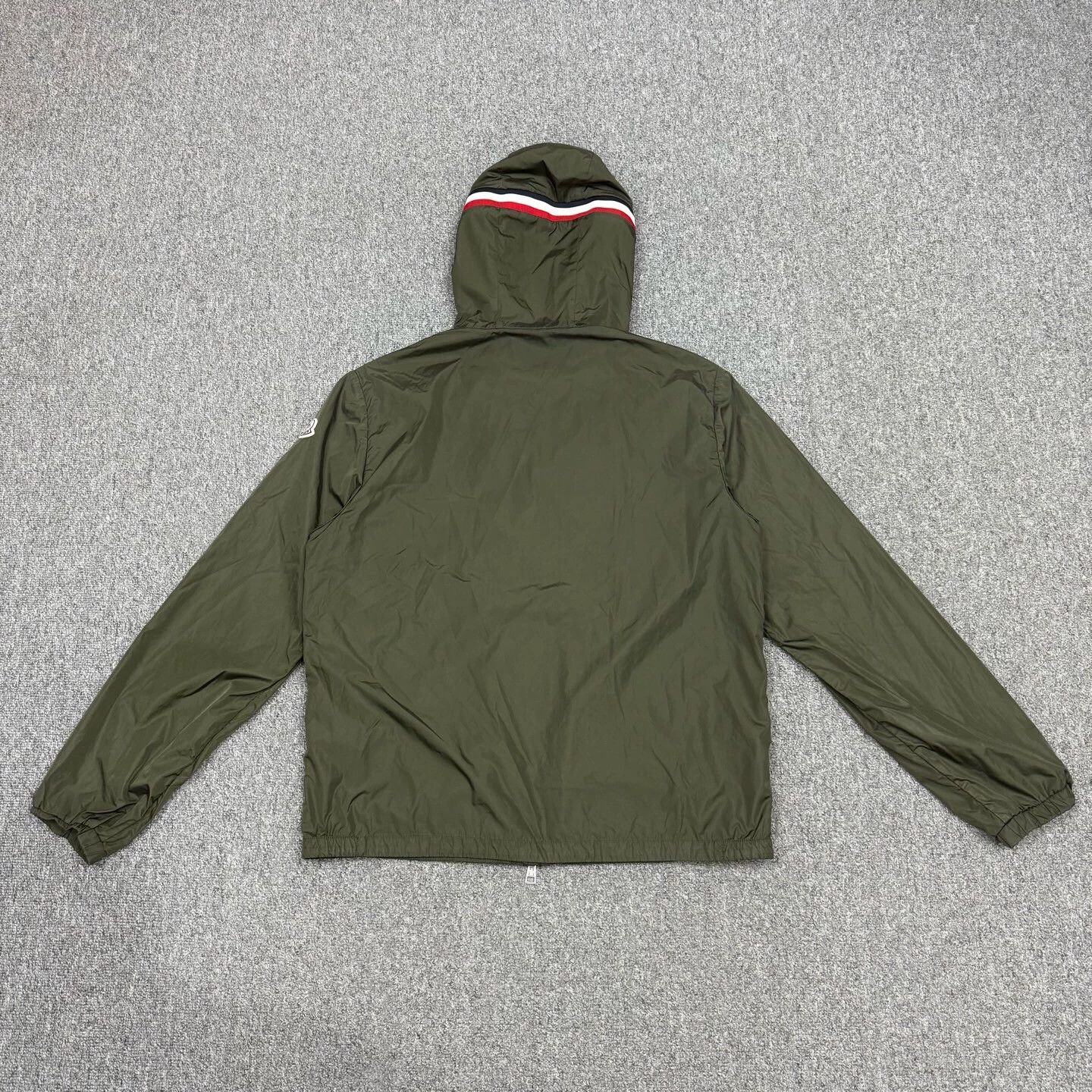 Moncler Moncler olive green hood stripe arm logo nylon jacket Size US L / EU 52-54 / 3 - 2 Thumbnail