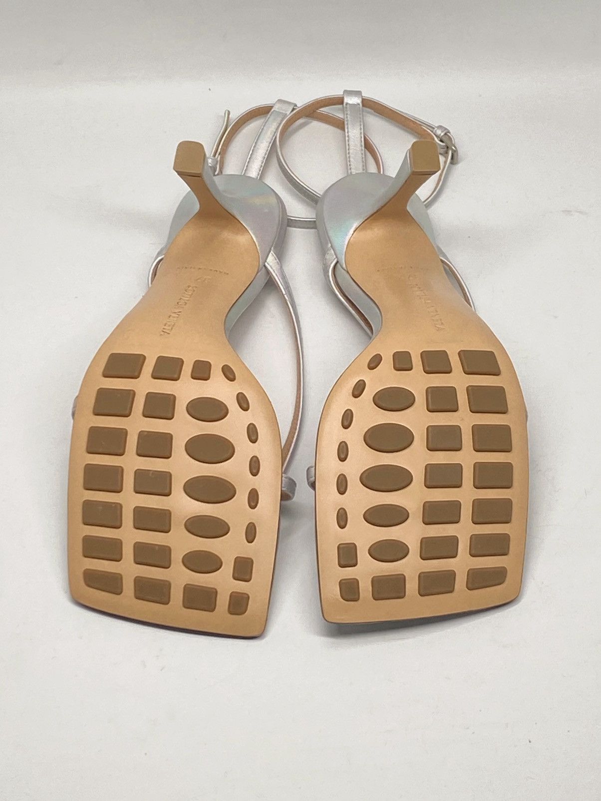 Bottega Veneta Bottega Veneta Leather Strappy Thong Sandals size 37.5 Size US 7.5 / IT 37.5 - 13 Thumbnail