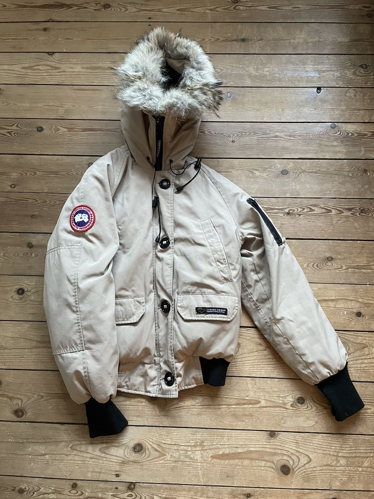 image of Canada Goose Chiliwack Bomber in Beige, Women's (Size Small)