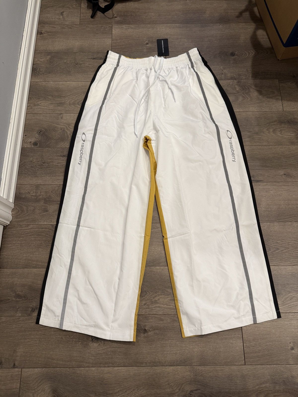 The GV Gallery The GV Gallery Half Half Pants Size US 34 / EU 50 - 1 Thumbnail