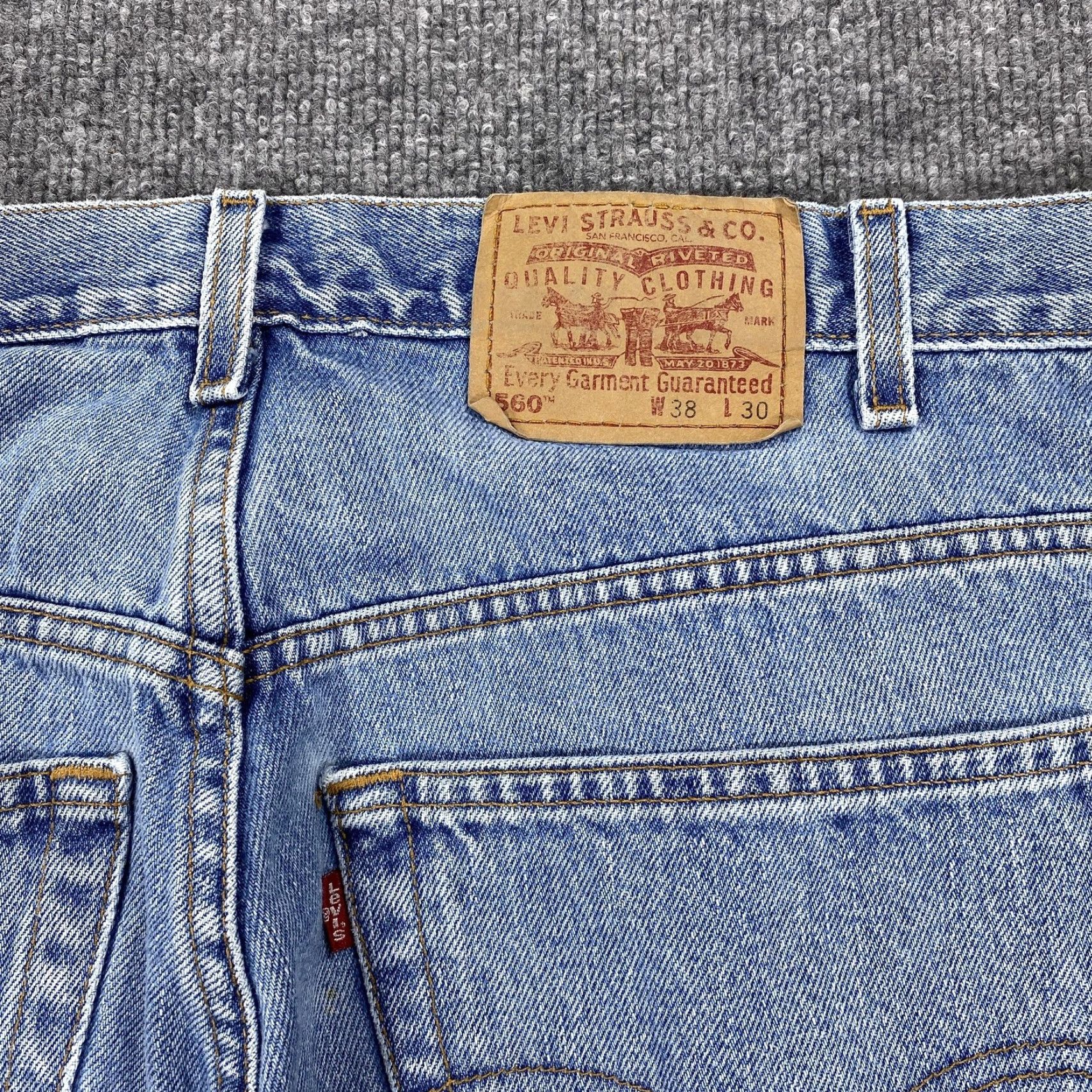 Levi's VINTAGE Levi's 560 Jeans Mens 38x30 Light Wash Blue Relaxed Tapered Denim USA Jeans Mens 38x30 Light Wash Blue Relaxed Tapered Denim USA Size US 38 / EU 54 - 3 Thumbnail