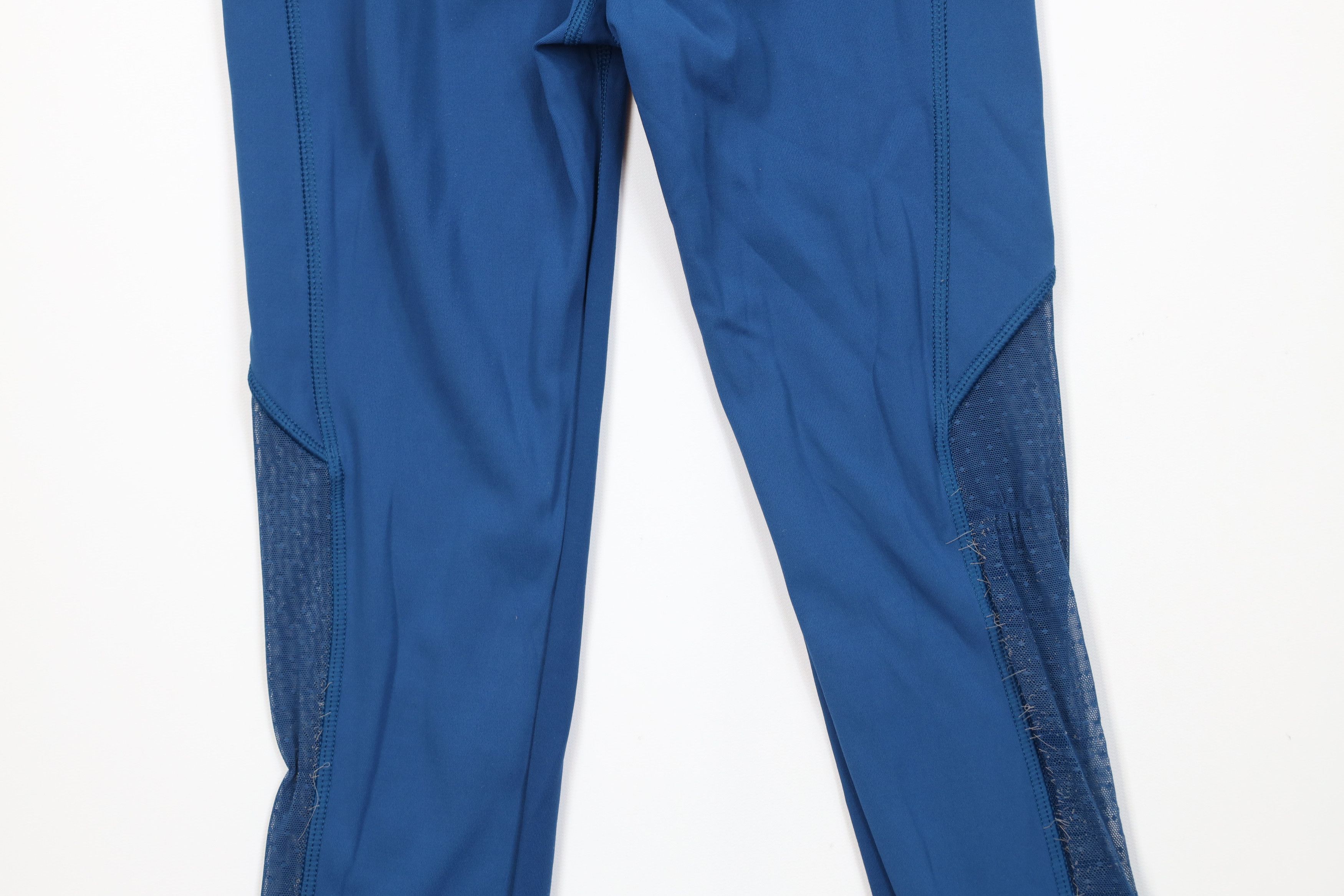 Lululemon Lululemon Training Polka Dot Cropped Yoga Pants Leggings Size 26" / US 2 / IT 38 - 10 Thumbnail