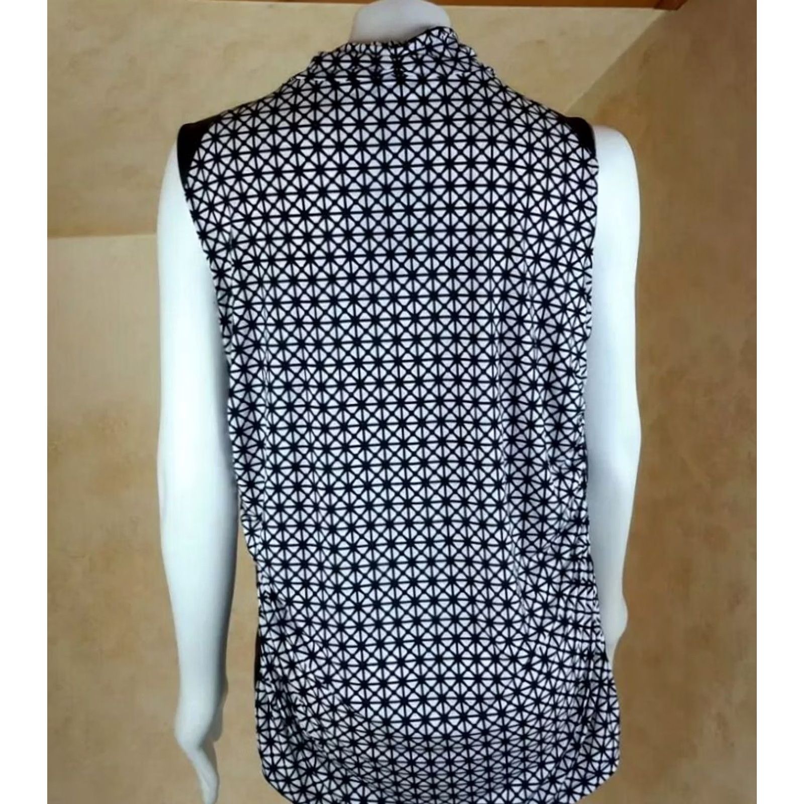 Worthington Worthington top Womens 2X Black/White sleeveless cowl neck ruched NWT Blouse Size XXL / US 16-18 / IT 52-54 - 4 Thumbnail