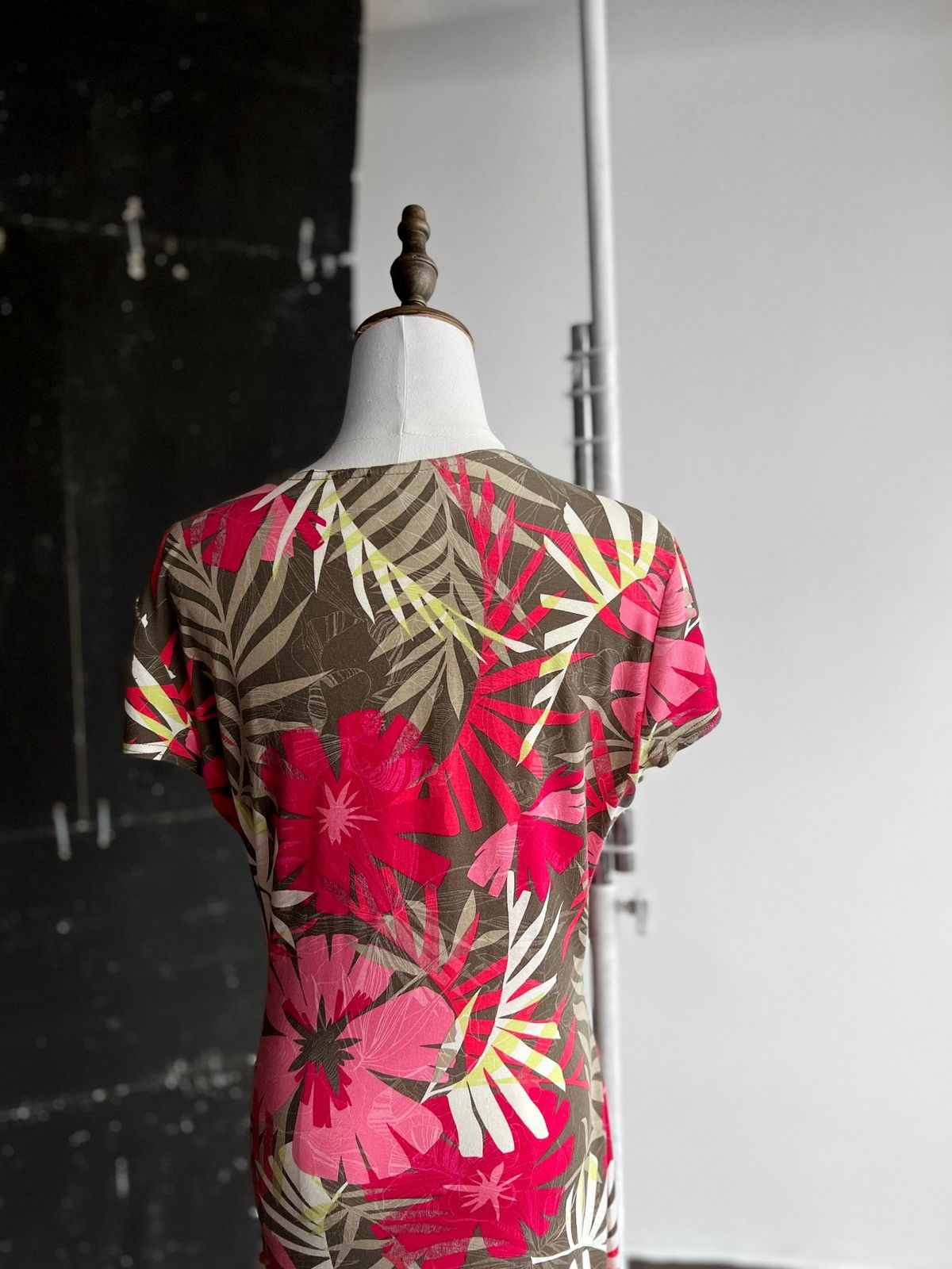 Joseph Ribkoff Joseph Ribkoff Floral Knee Length Faux Wrap Sheath Dress Size M / US 6-8 / IT 42-44 - 5 Thumbnail