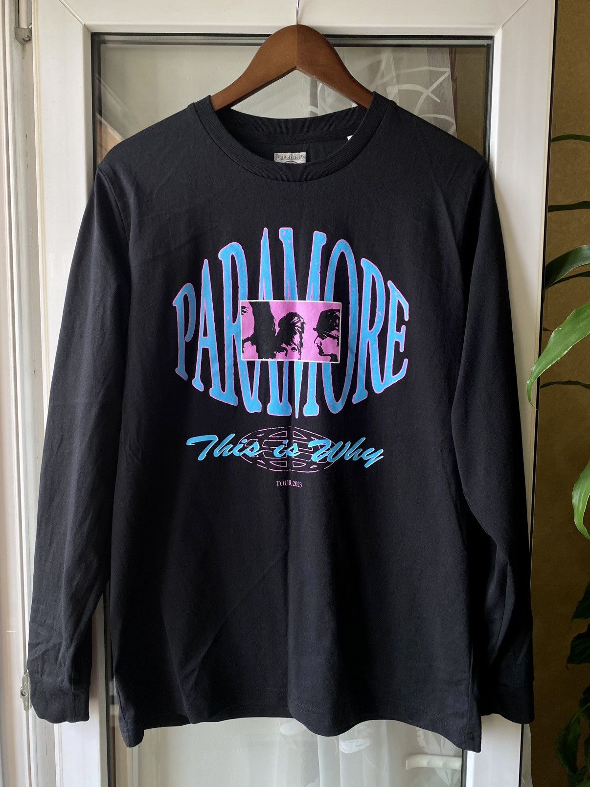 Band Tees Paramore This is Why Tour 2023 Longsleeve tee T-shirt y2k Size US M / EU 48-50 / 2 - 1 Thumbnail