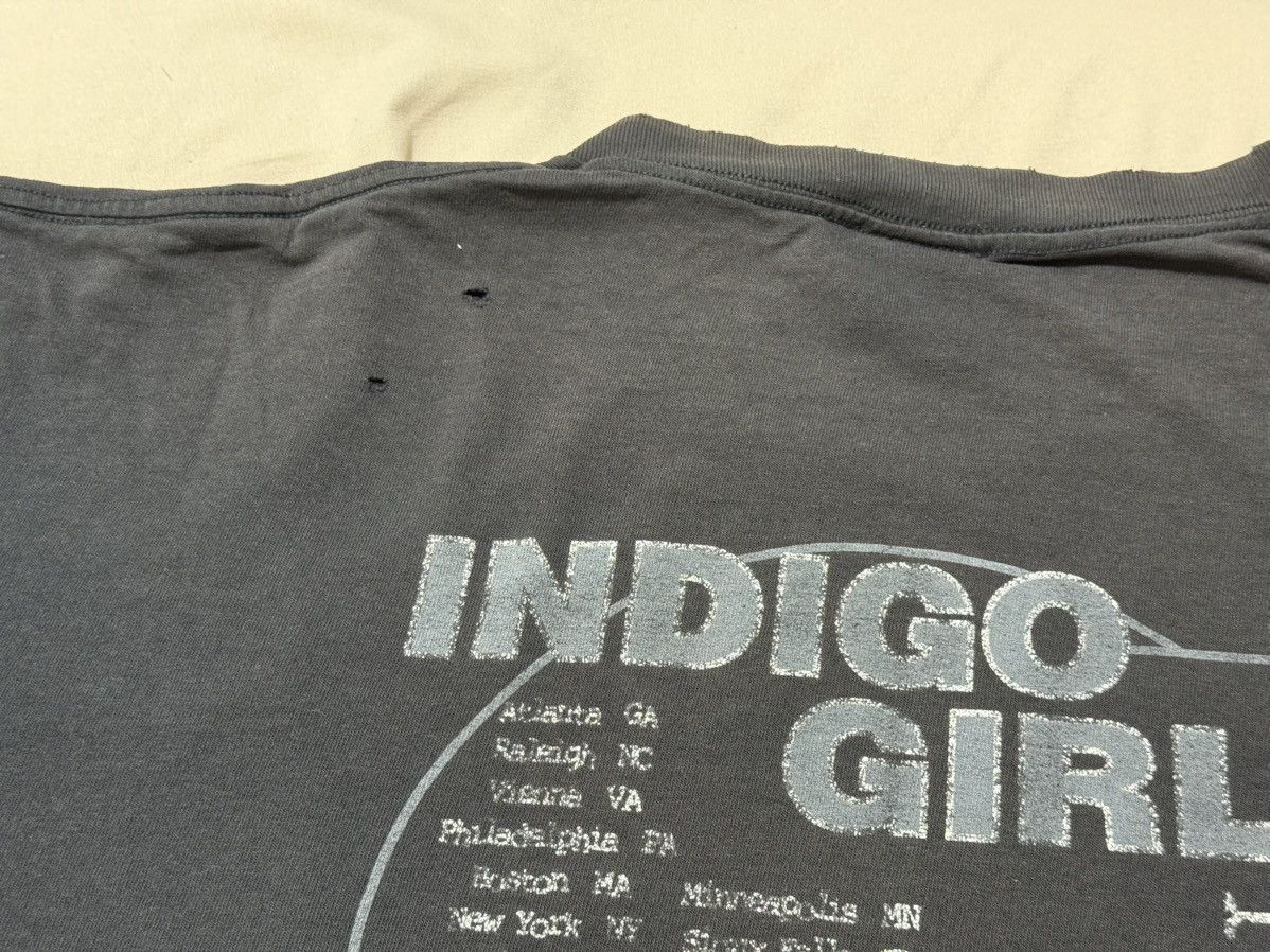 Vintage Vintage 00s Indigo Girls 2000 Tour T Shirt Thrashed Size US XL / EU 56 / 4 - 10 Thumbnail