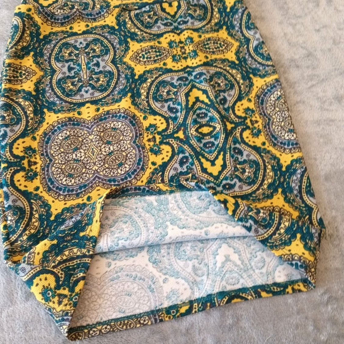Vintage LuLaRoe Skirt Women Knee Length S Blue Geometric Knit Polyester Spandex Pencil Stretch Regular Vintage No Size 28" / US 6 / IT 42 - 5 Thumbnail