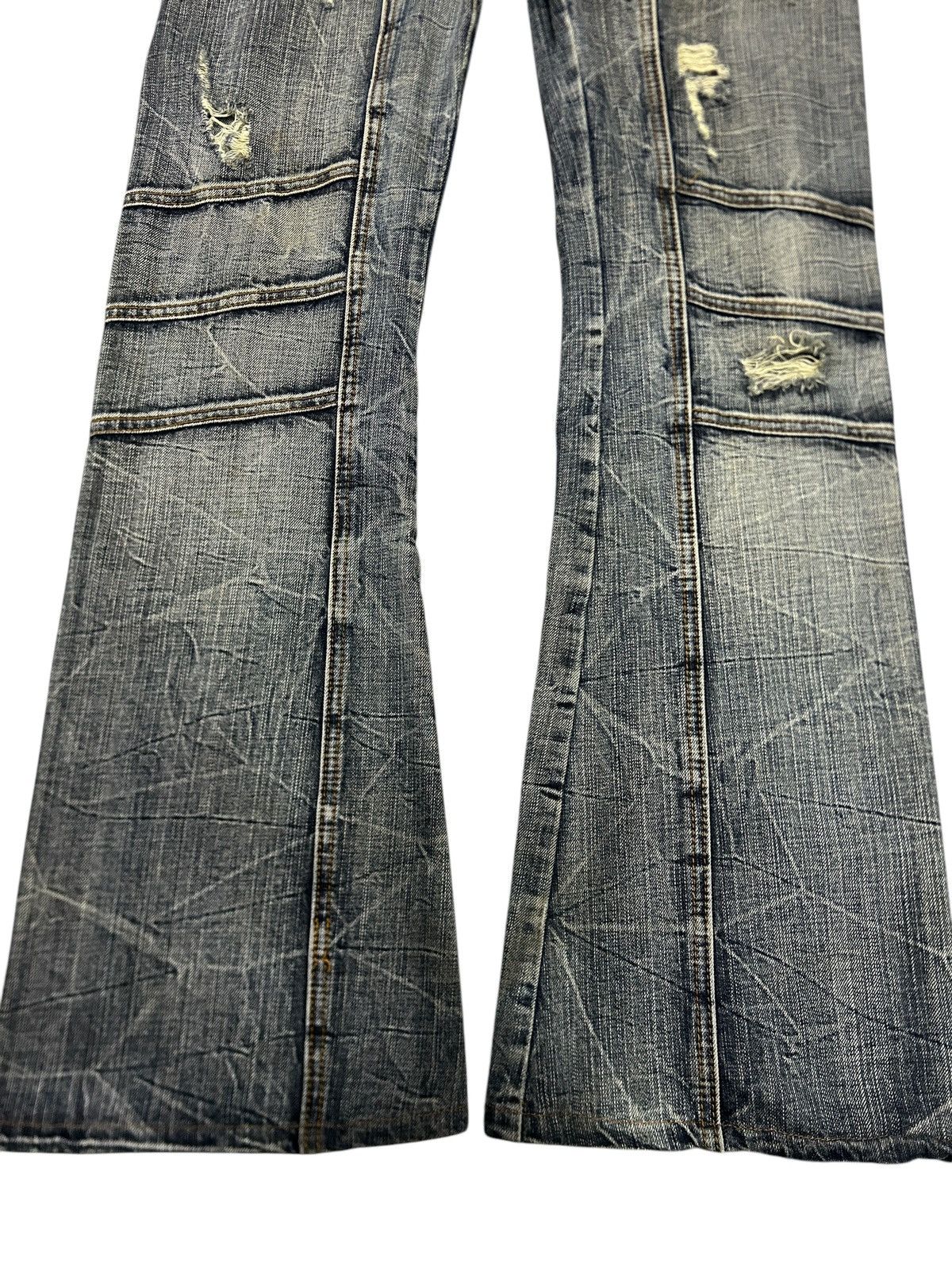 semanticdesign Vintage Semantic Design Clawmark Distressed Flare Jeans Size US 31 - 6 Thumbnail
