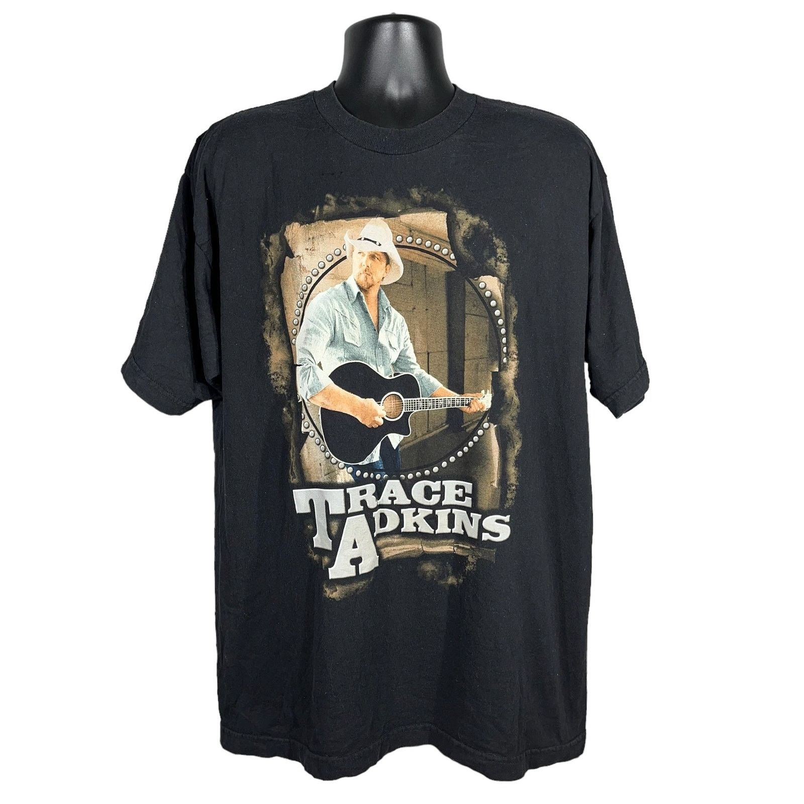 Vintage Trace Adkins "Cowboys Back In Town" Music Tee Size US XL / EU 56 / 4 - 1 Thumbnail