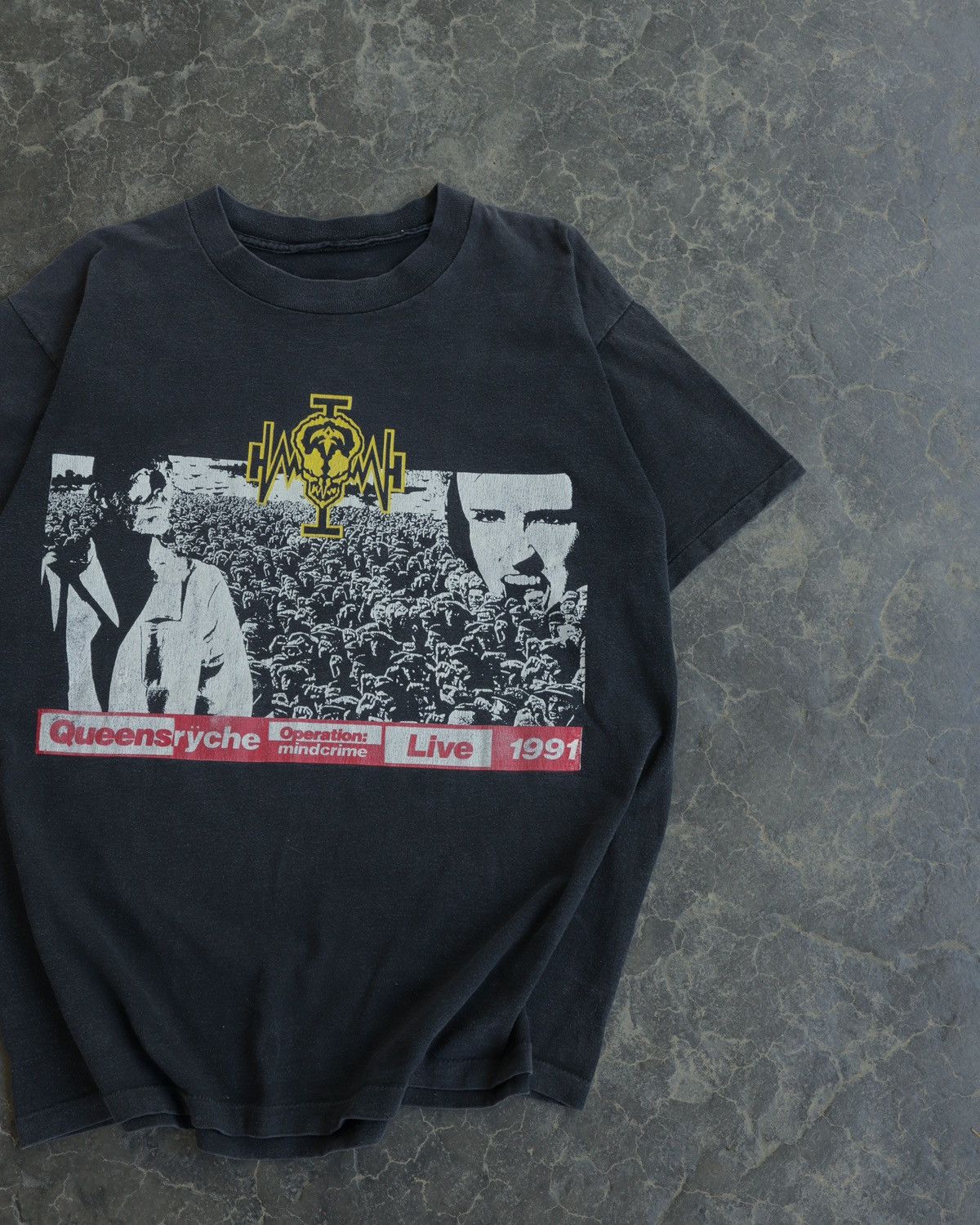 Vintage Vintage 90s Queensyrche Operation Mindcrime Archive Band Tee Size US L / EU 52-54 / 3 - 8 Thumbnail