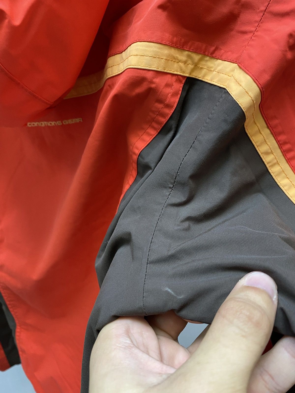 Nike ACG × Vintage Vintage Nike ACG Red Gorpcore Jacket Y2K M Size M / US 6-8 / IT 42-44 - 16 Thumbnail