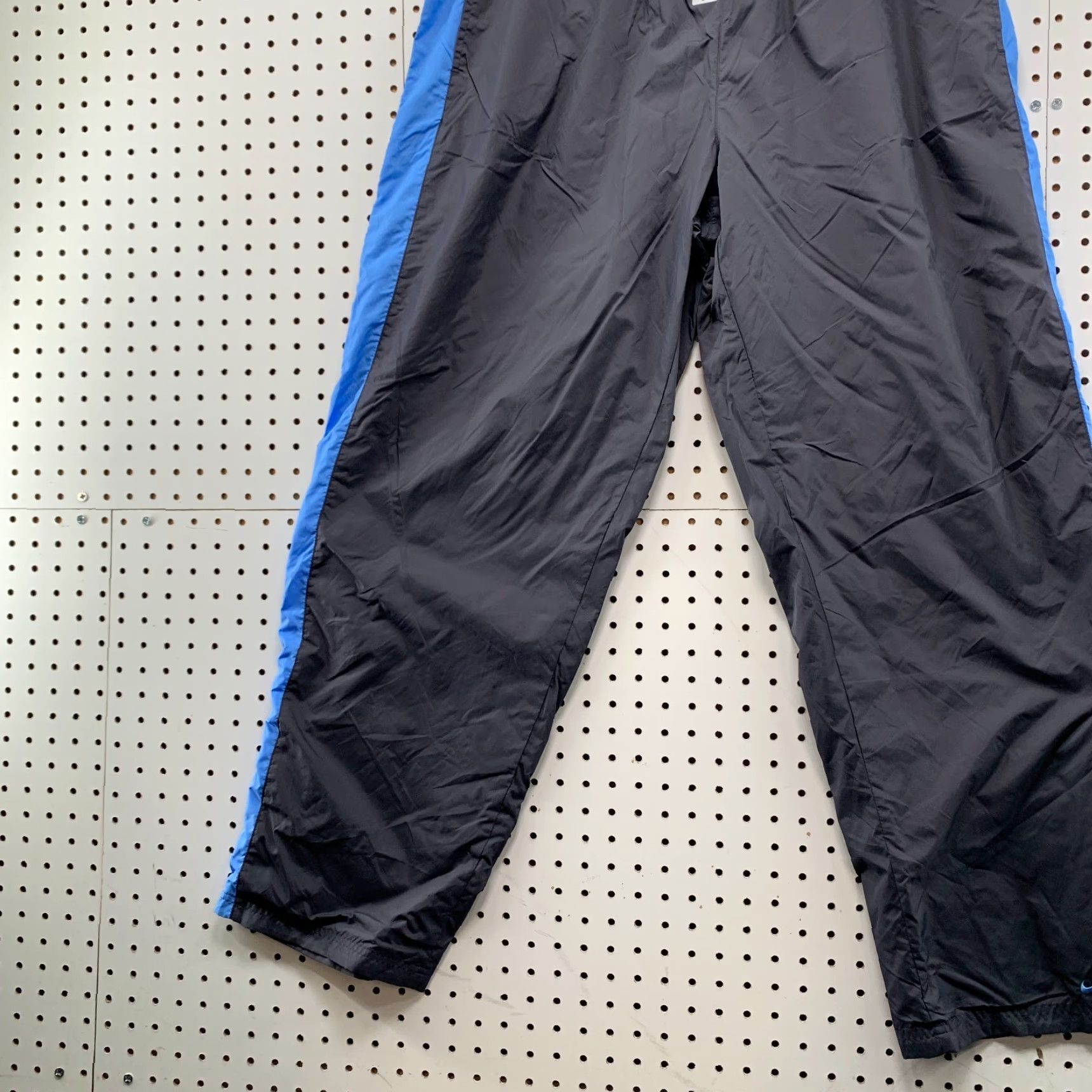 Nike VINTAGE Nike Track Pants Men 2XL Blue Striped Lined Swoosh Drawstring 34x32.5 Athletic Mens Size US 39 - 3 Thumbnail