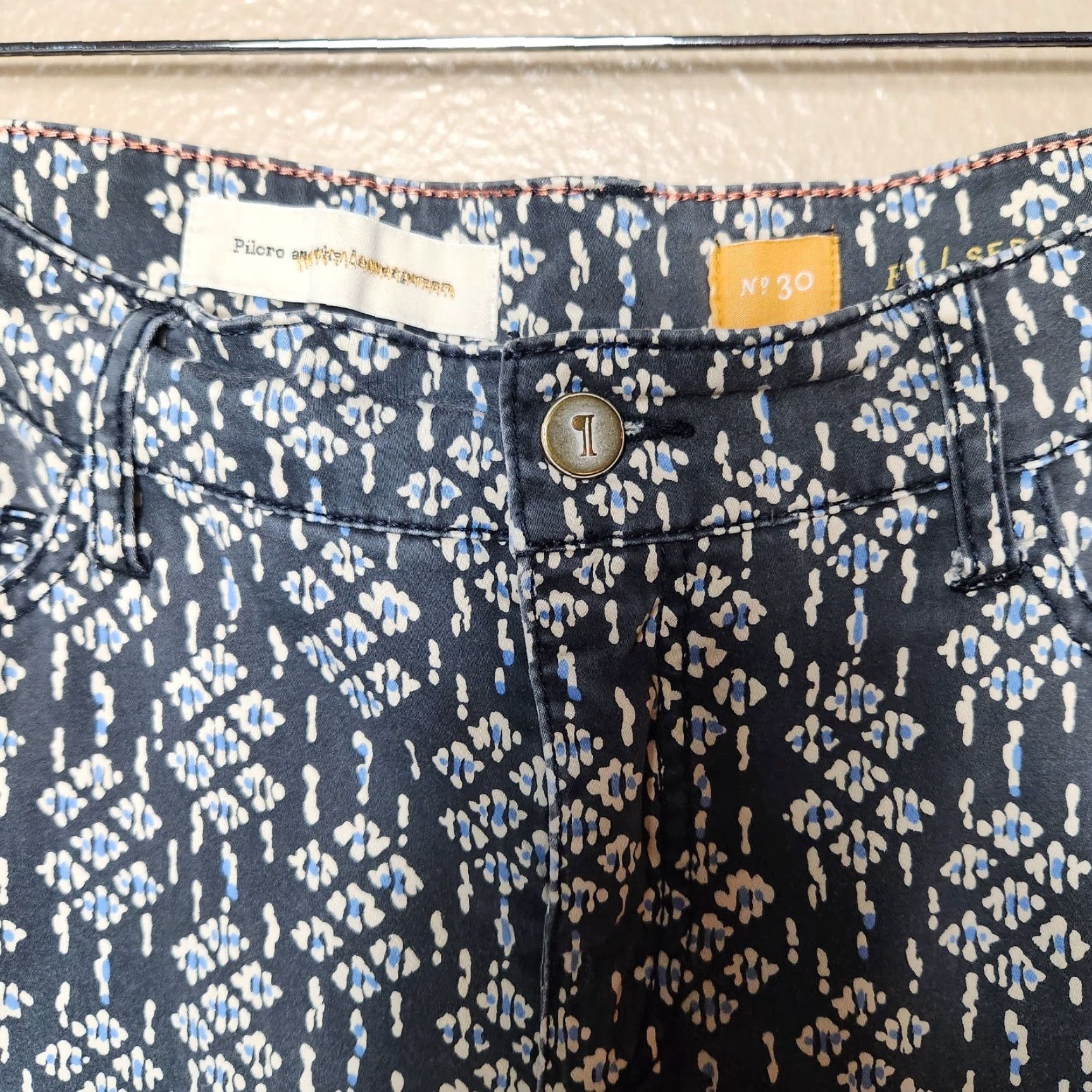 Anthropologie Anthropologie Pilcro Ikat/Tribal Patterned Serif Zip Ankle Pants Women's Size 30 Gray Cotton Blend Zip Ankles Bohemian Preppy 90s? No, remove. Size 30" / US 8 / IT 44 - 3 Thumbnail