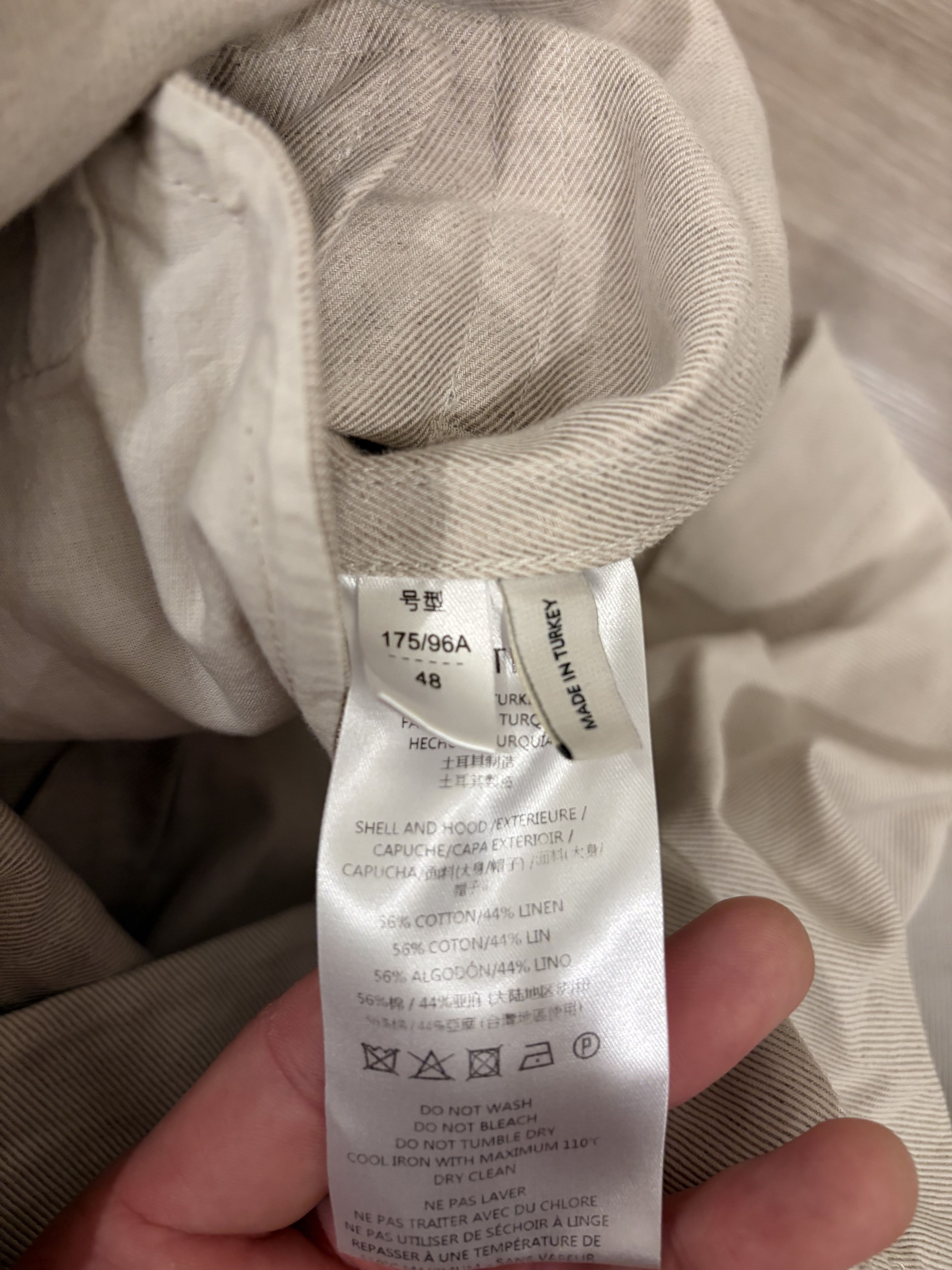 Cerruti 1881 Cerruti 1881 hood over coat Size US M / EU 48-50 / 2 - 3 Thumbnail